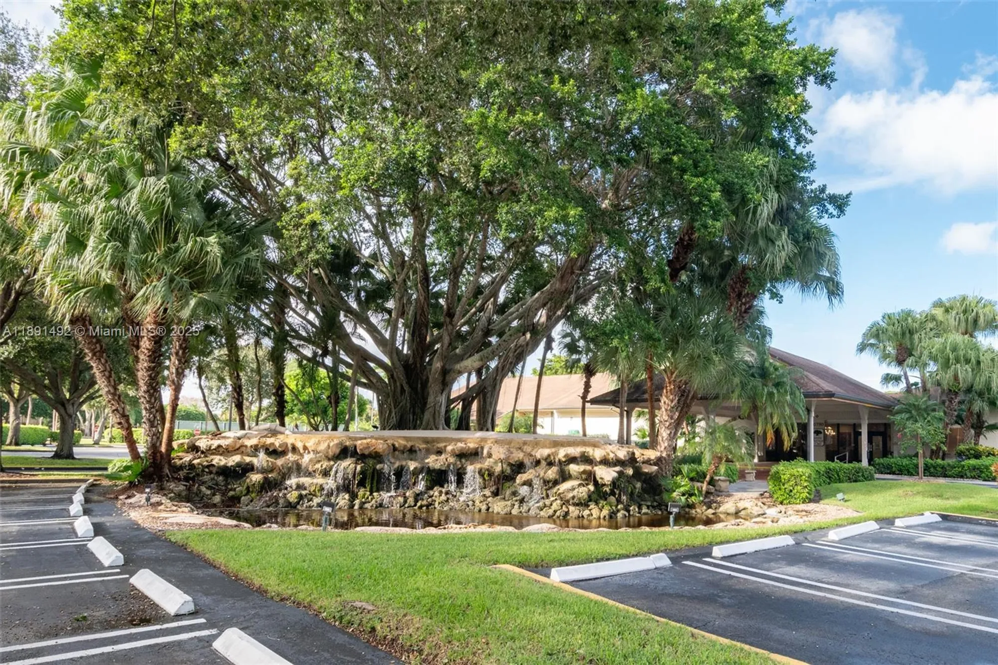 Property Slideshow image 24 of 33 | 5016 rose hill dr 2303, Boynton Beach, FL, 33437