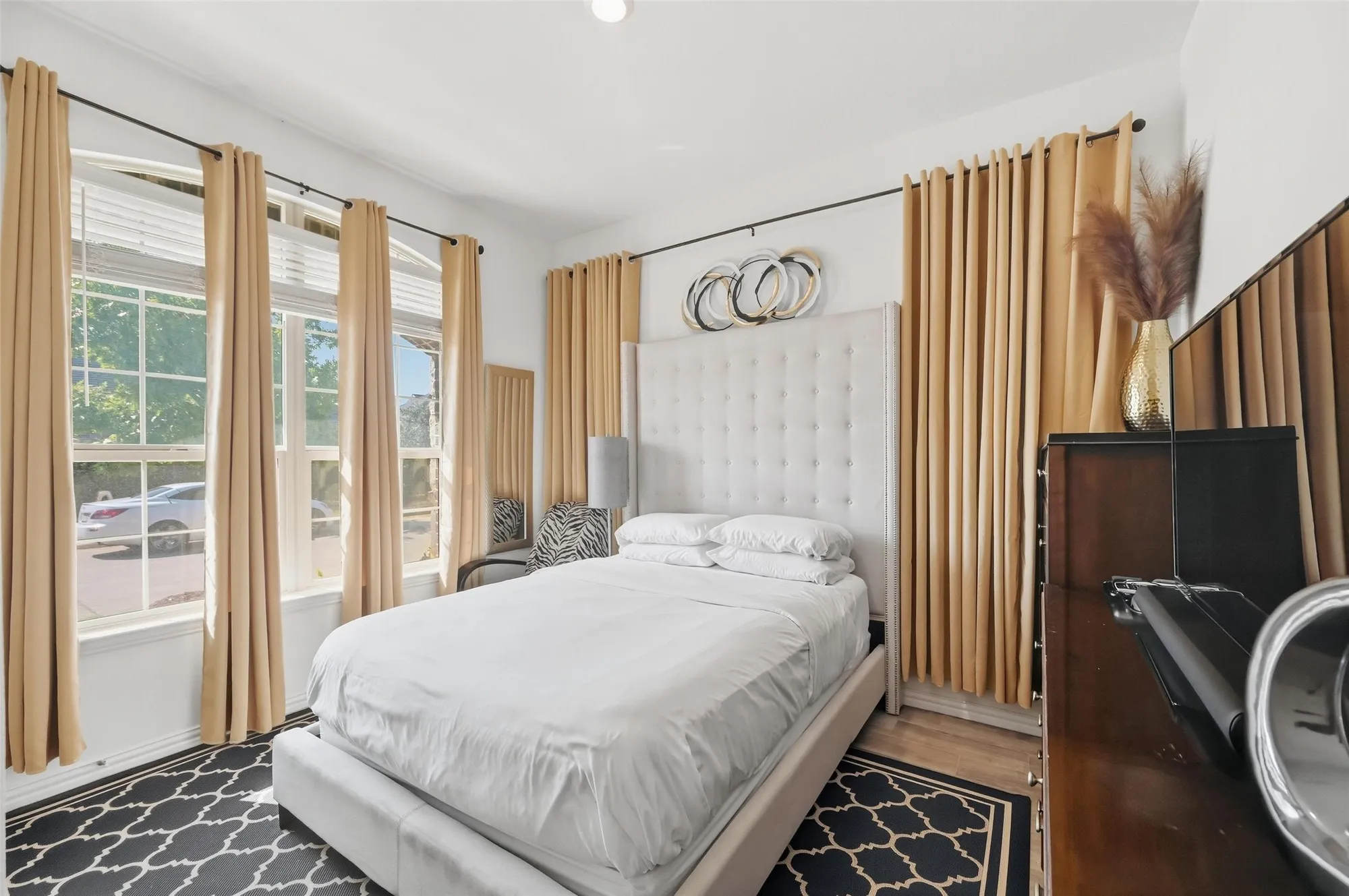 Property Slideshow image 14 of 34 | 1941 spotted fawn dr, Arlington, TX, 76005