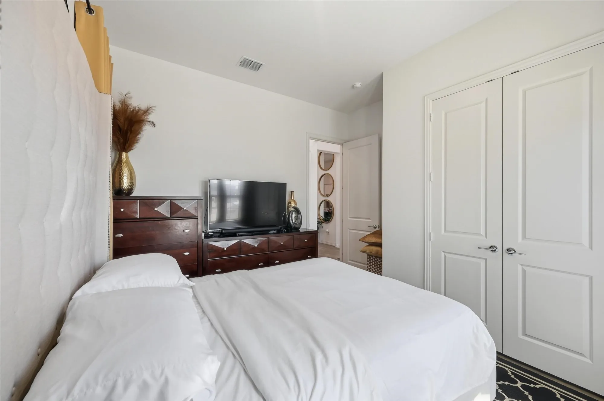 Property Slideshow image 15 of 34 | 1941 spotted fawn dr, Arlington, TX, 76005