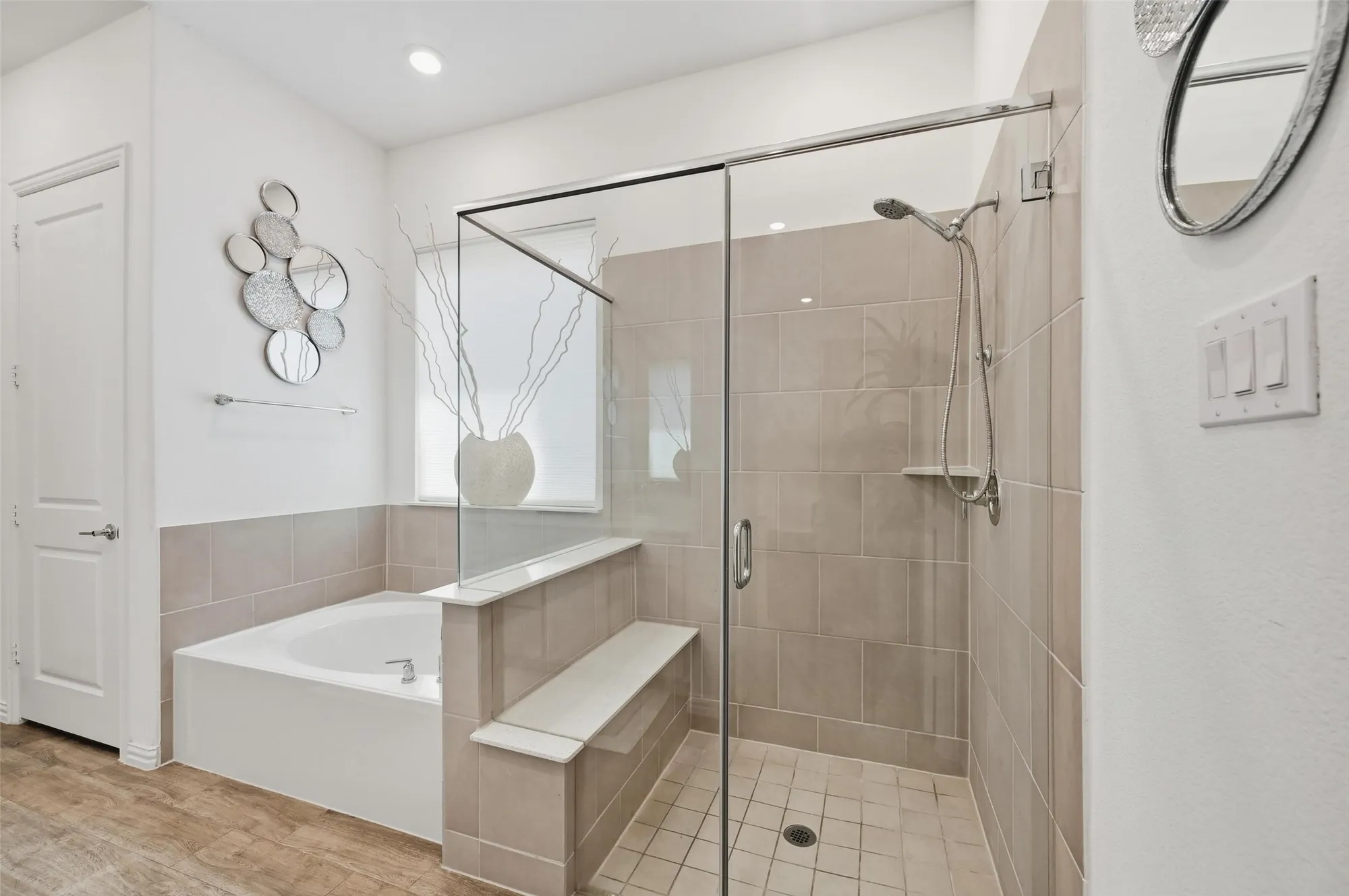 Property Slideshow image 12 of 34 | 1941 spotted fawn dr, Arlington, TX, 76005