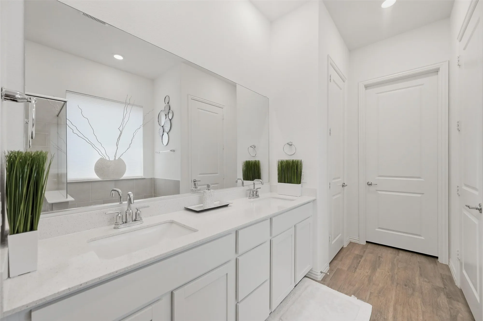 Property Slideshow image 13 of 34 | 1941 spotted fawn dr, Arlington, TX, 76005