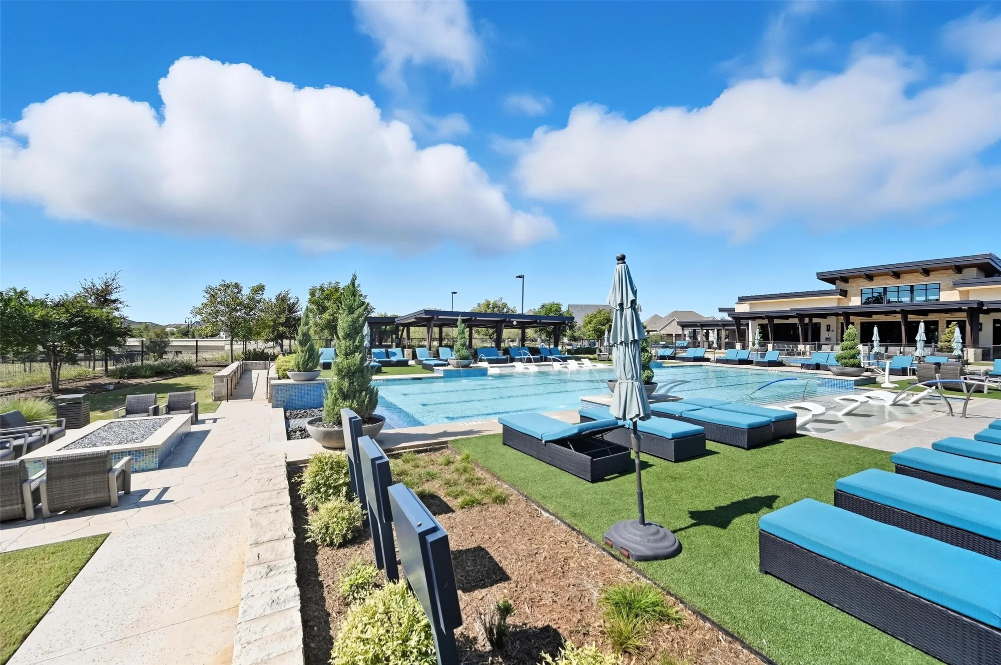 Property Slideshow image 24 of 34 | 1941 spotted fawn dr, Arlington, TX, 76005