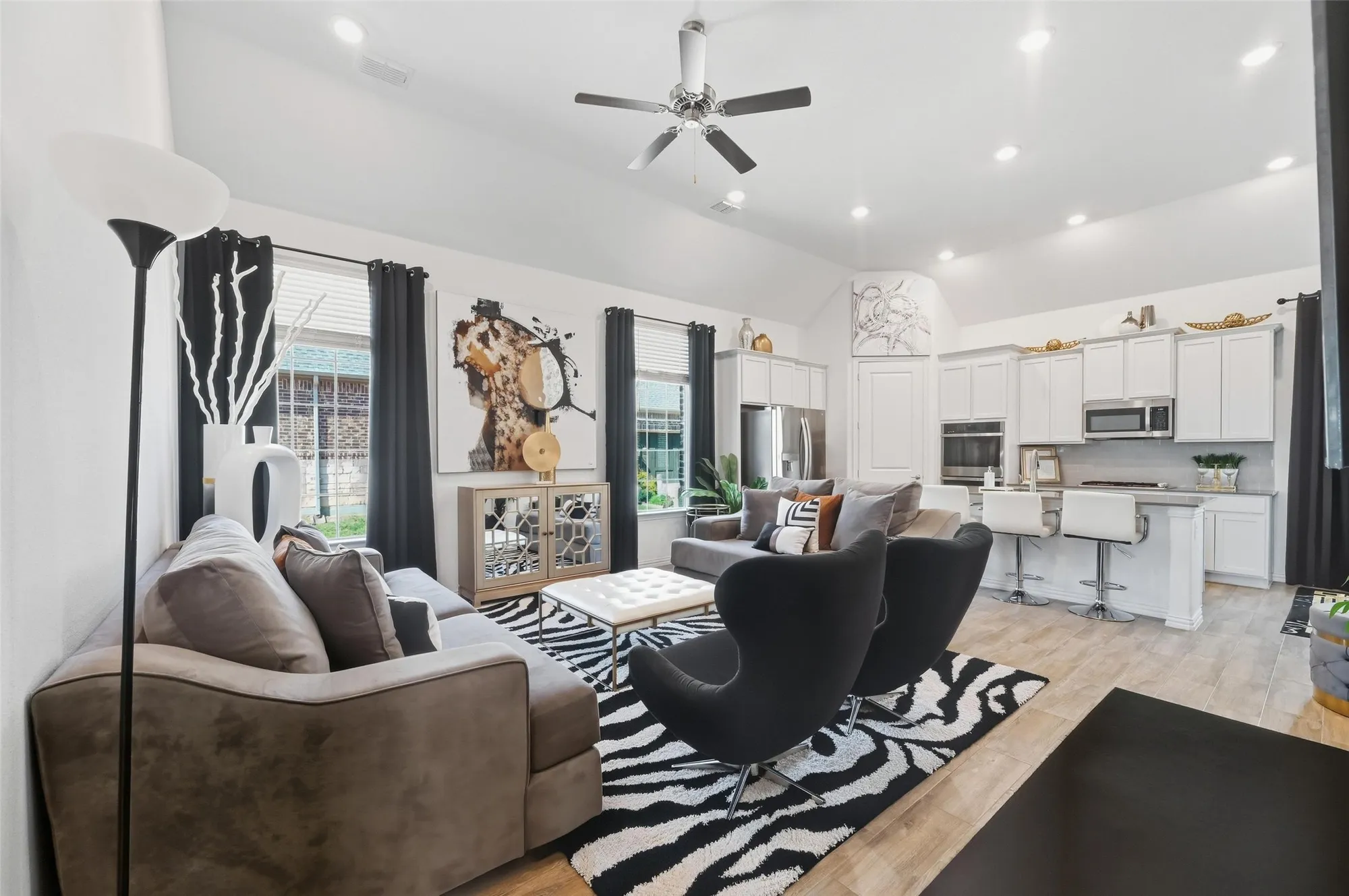 Property Slideshow image 3 of 34 | 1941 spotted fawn dr, Arlington, TX, 76005