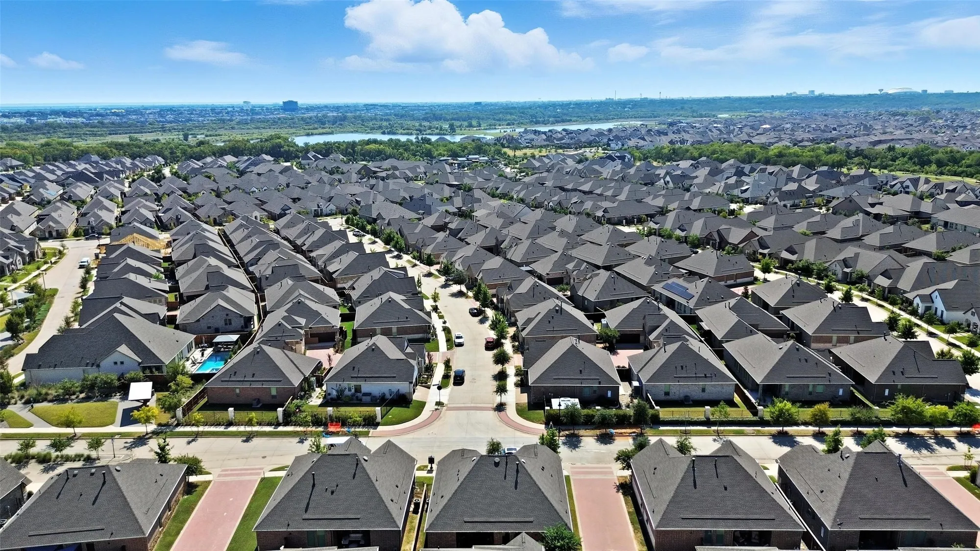 Property Slideshow image 33 of 34 | 1941 spotted fawn dr, Arlington, TX, 76005