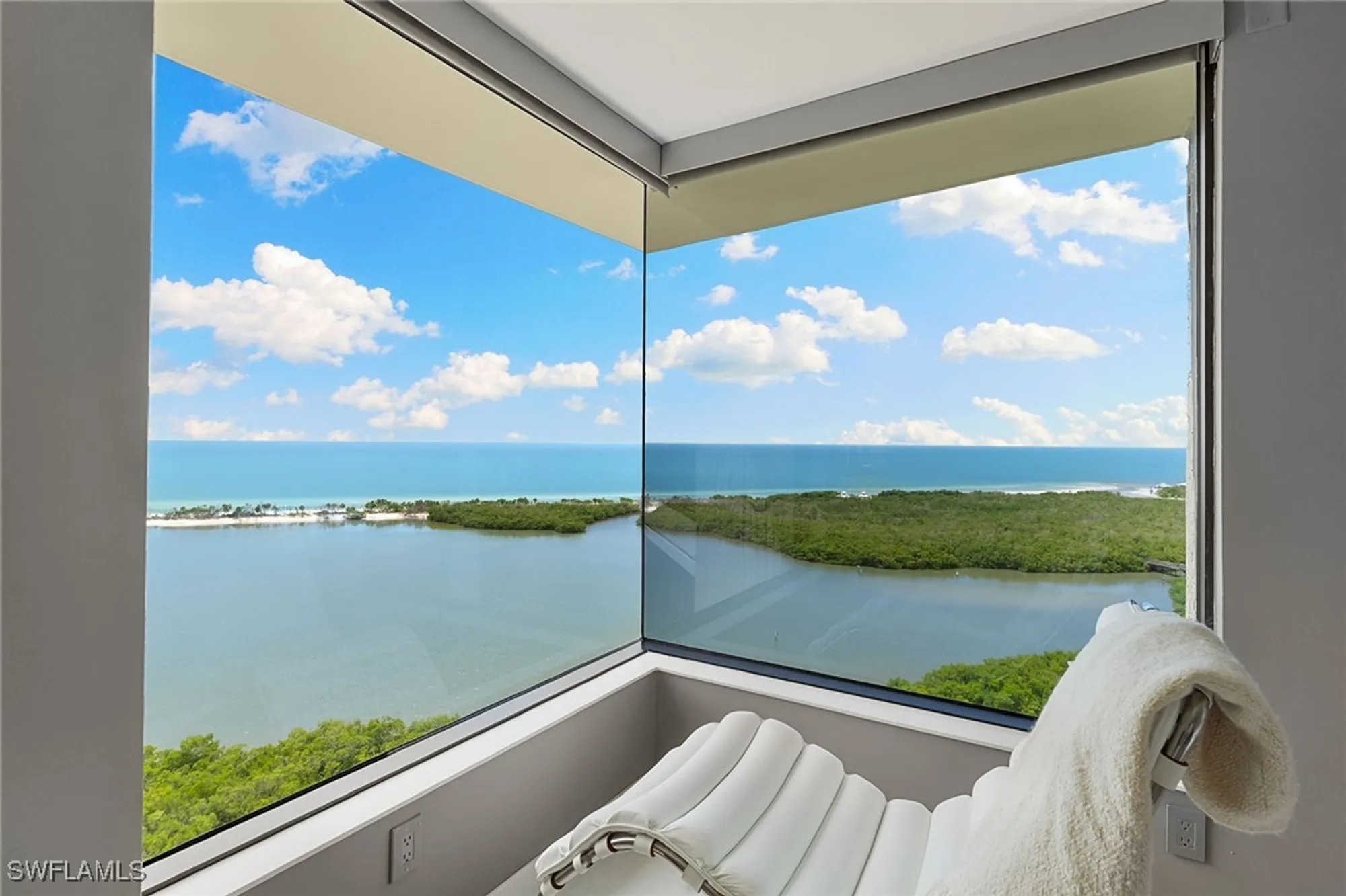 Property Slideshow image 19 of 41 | 5555 heron point dr 2001, Naples, FL, 34108