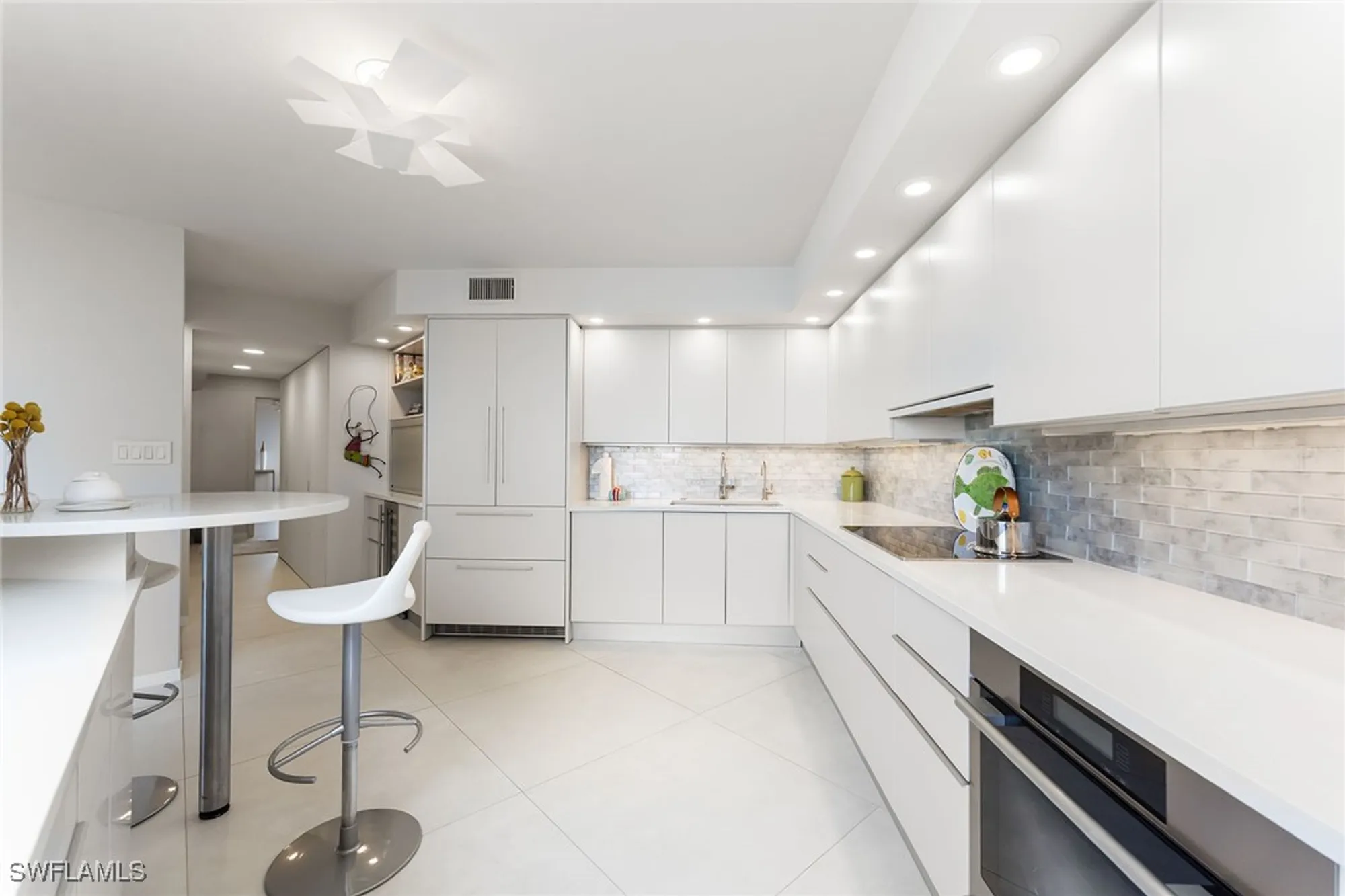 Property Slideshow image 11 of 41 | 5555 heron point dr 2001, Naples, FL, 34108