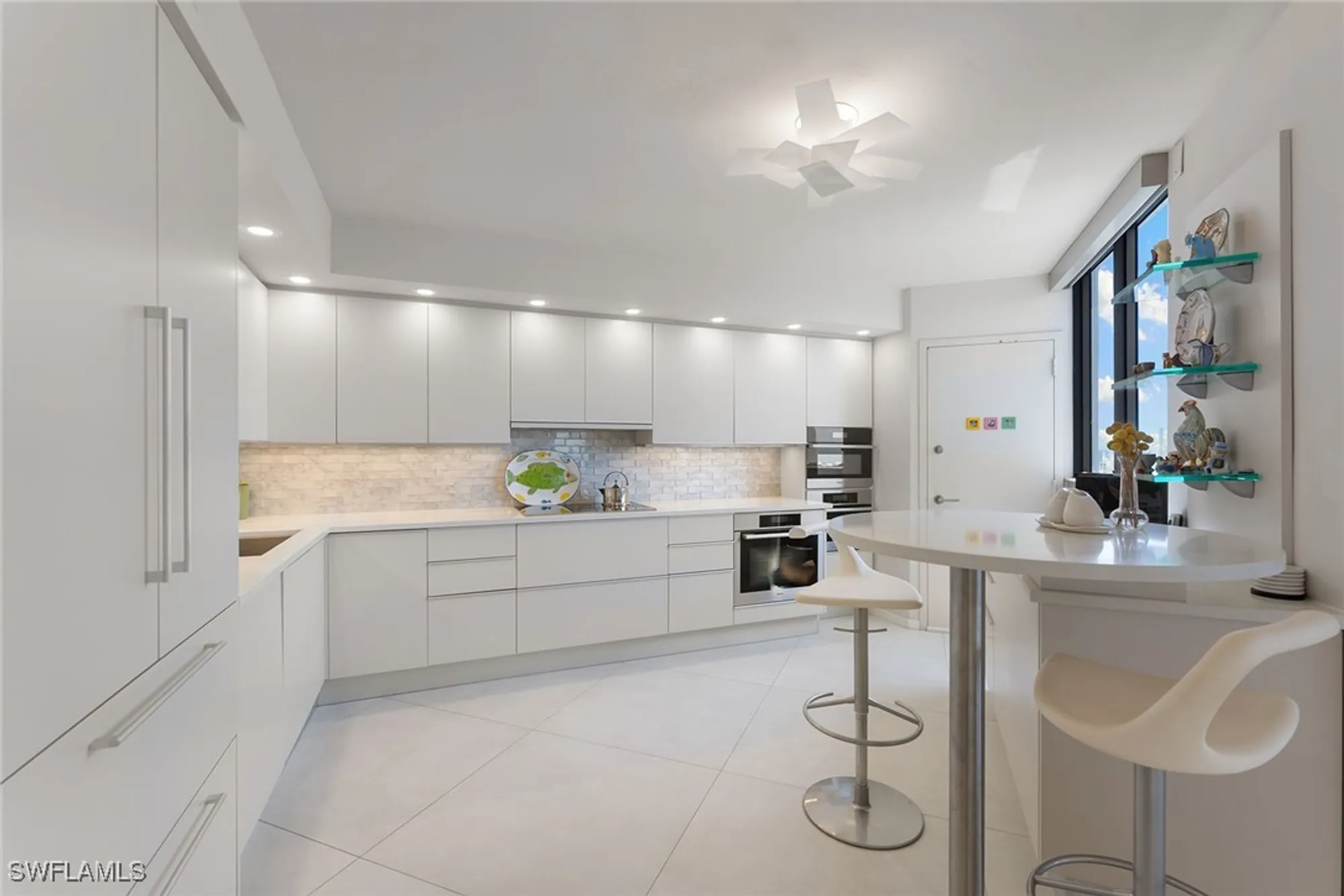 Property Slideshow image 12 of 41 | 5555 heron point dr 2001, Naples, FL, 34108