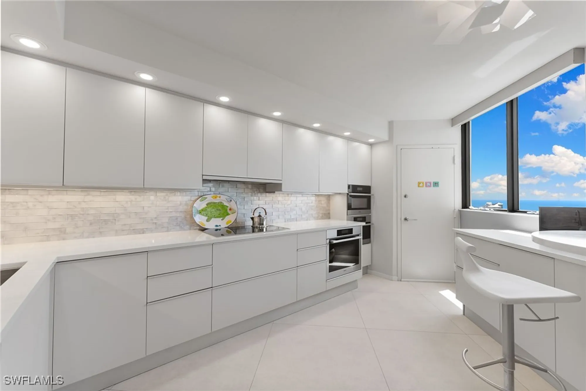 Property Slideshow image 13 of 41 | 5555 heron point dr 2001, Naples, FL, 34108