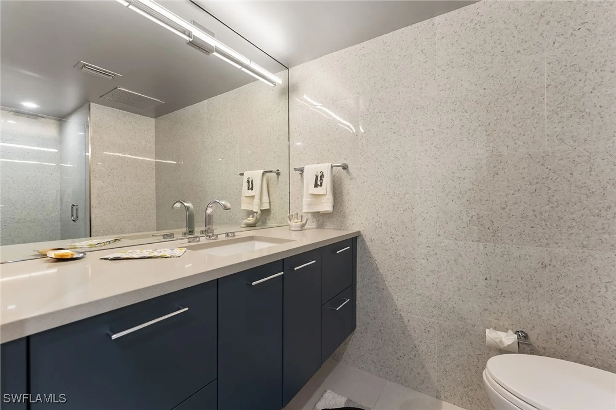 Property Slideshow image 26 of 41 | 5555 heron point dr 2001, Naples, FL, 34108