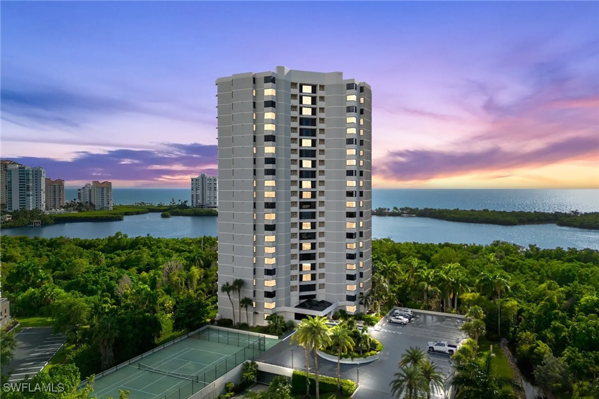 Property Slideshow image 36 of 41 | 5555 heron point dr 2001, Naples, FL, 34108