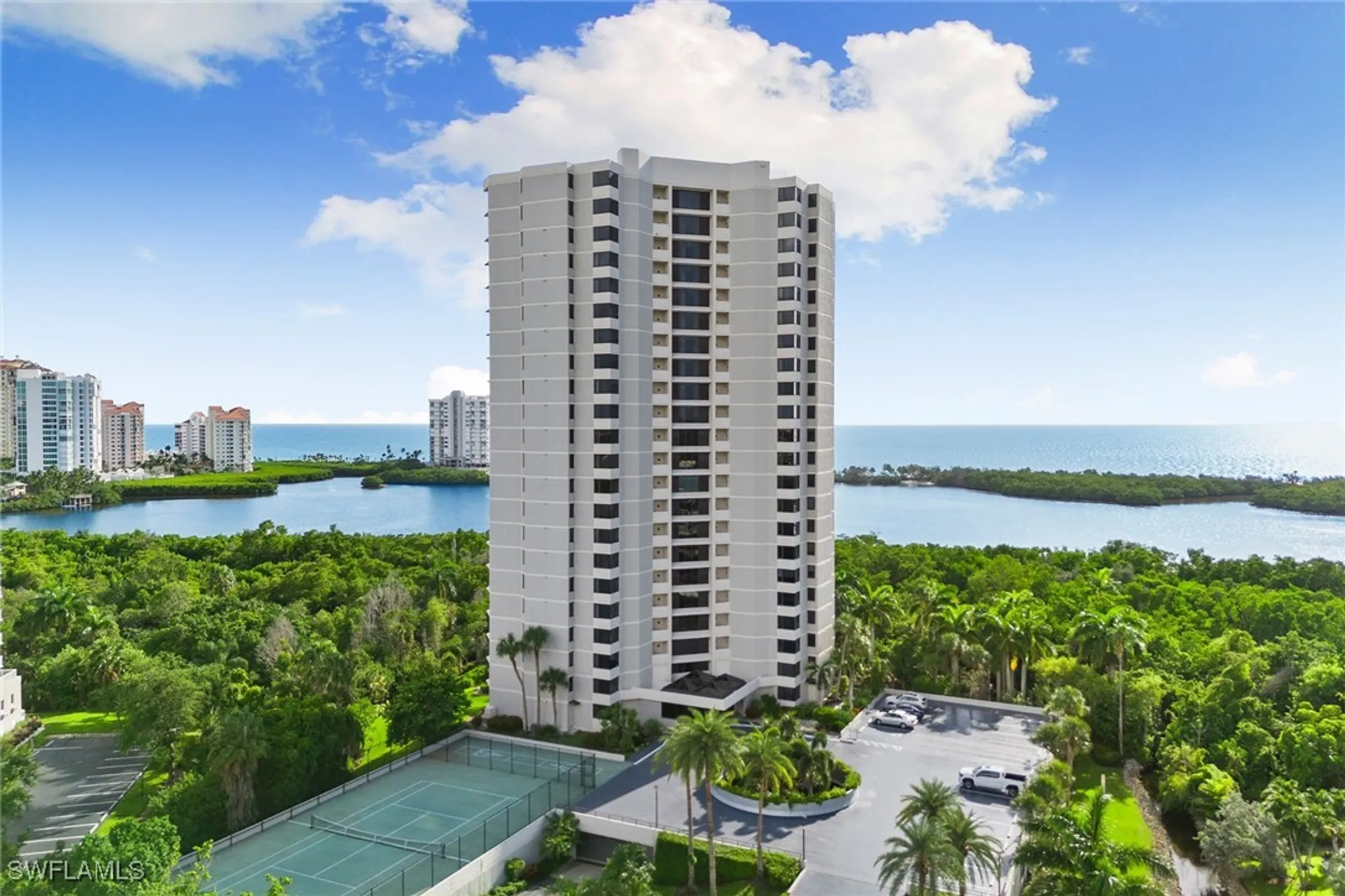 Property Slideshow image 39 of 41 | 5555 heron point dr 2001, Naples, FL, 34108