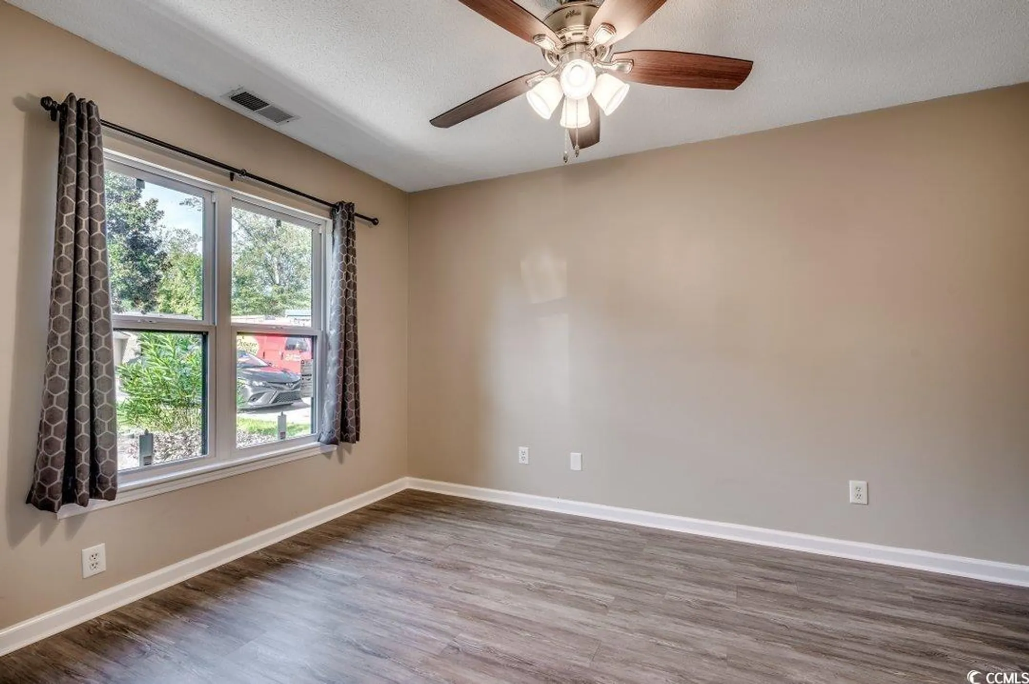 Property Slideshow image 10 of 28 | 109 hickory dr, Conway, SC, 29526