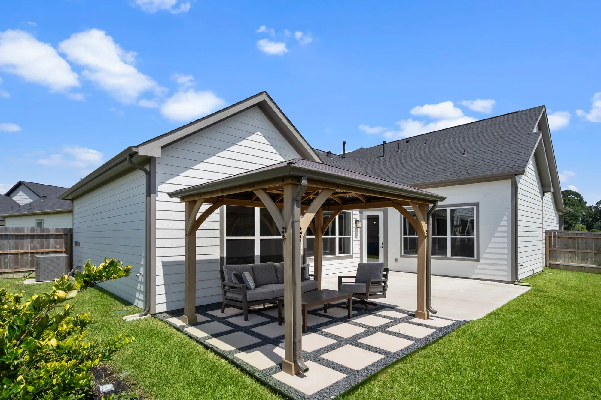 Property Slideshow image 14 of 25 | 1306 hidden oaks dr, Tomball, TX, 77375