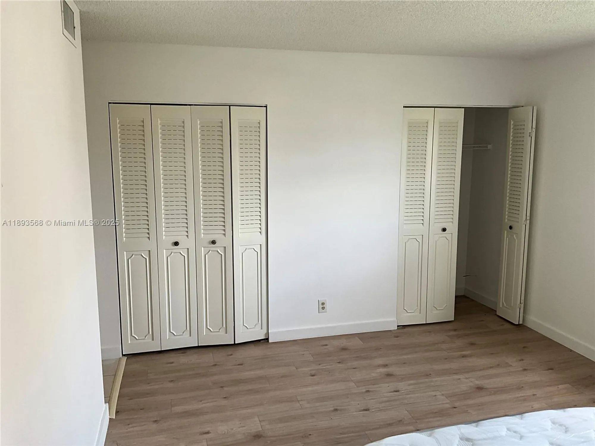 Property Slideshow image 17 of 19 | 201 se 11th ter 302, Dania Beach, FL, 33004