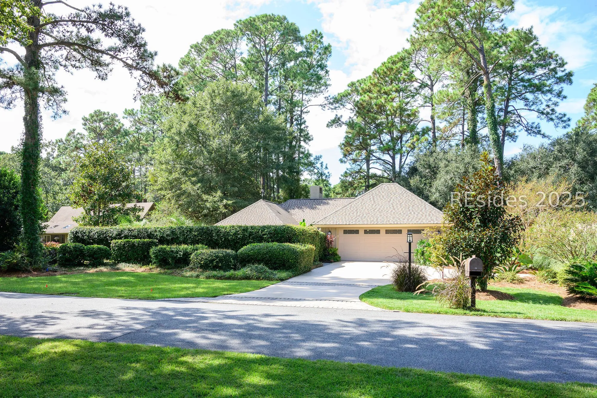 Property Slideshow image 1 of 43 | 25 towhee rd, Hilton Head Island, SC, 29926