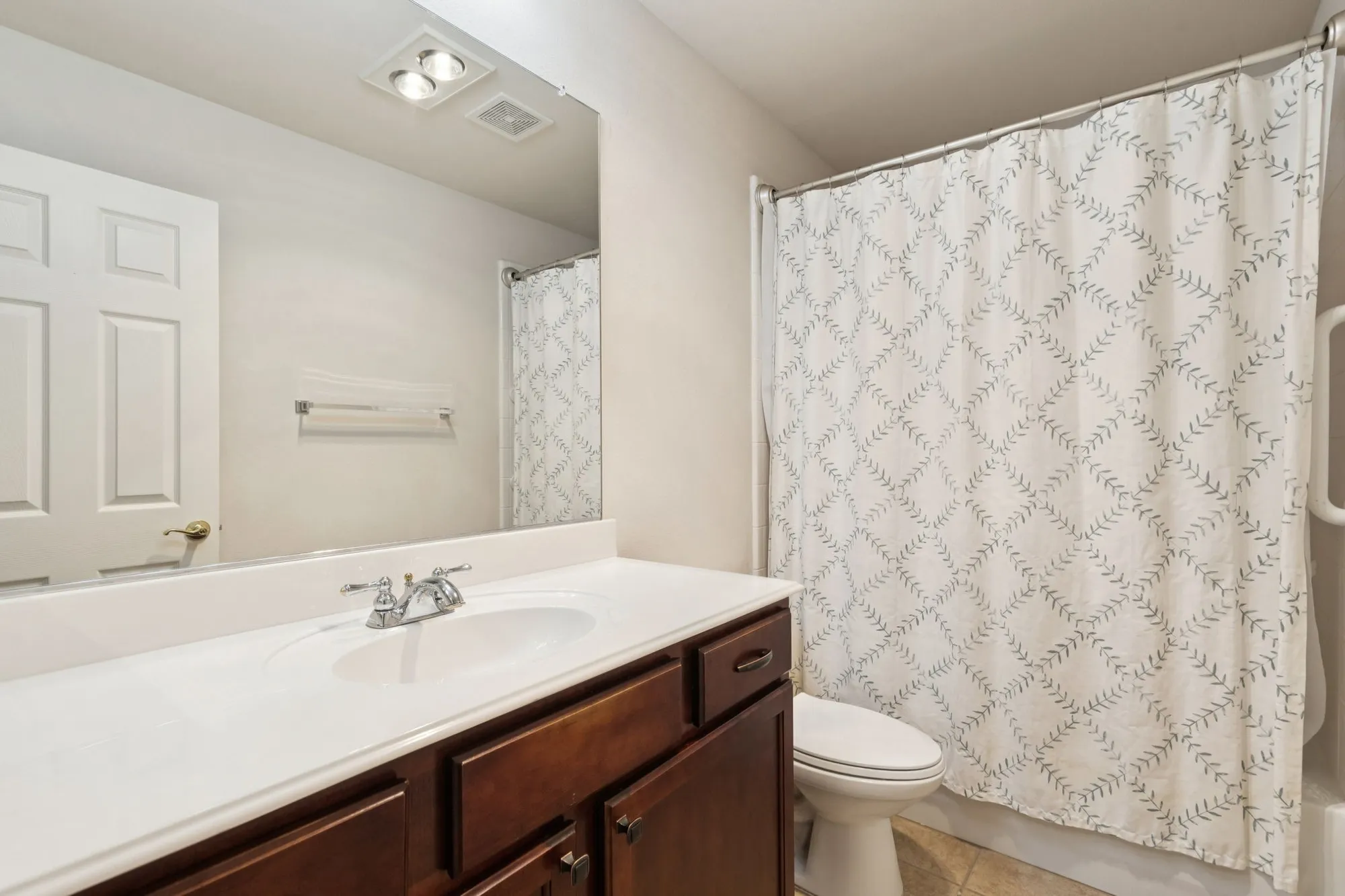 Property Slideshow image 24 of 37 | 11001 southerland dr, Denton, TX, 76207