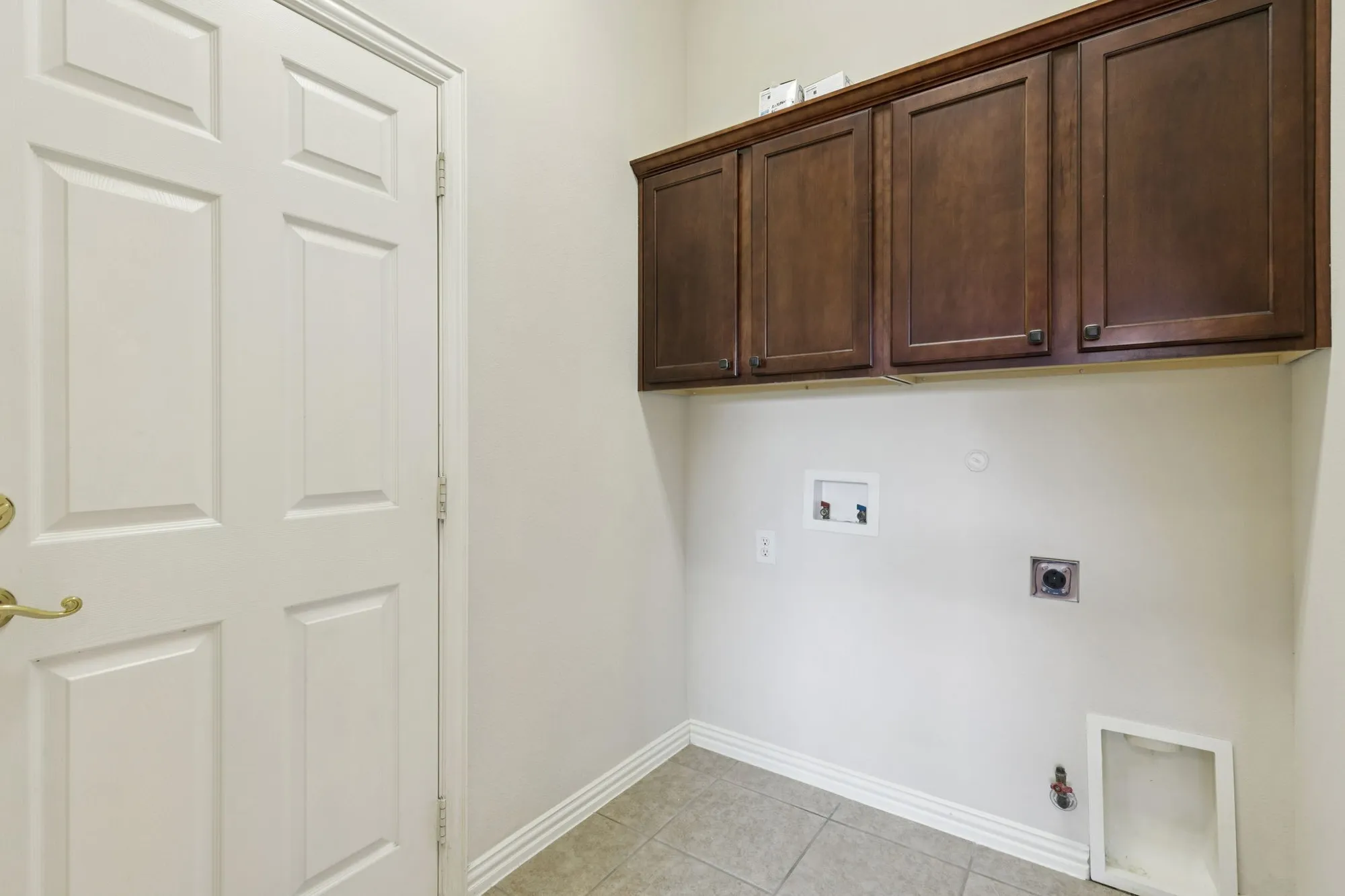 Property Slideshow image 25 of 37 | 11001 southerland dr, Denton, TX, 76207