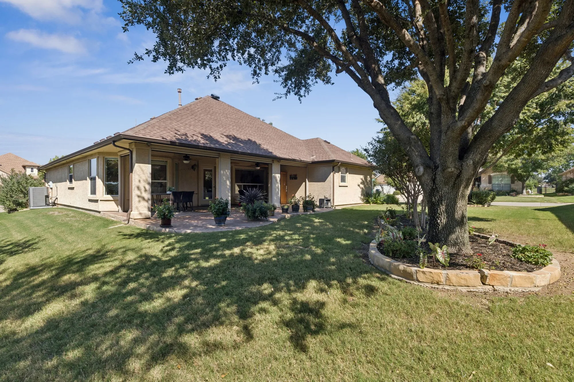 Property Slideshow image 27 of 37 | 11001 southerland dr, Denton, TX, 76207