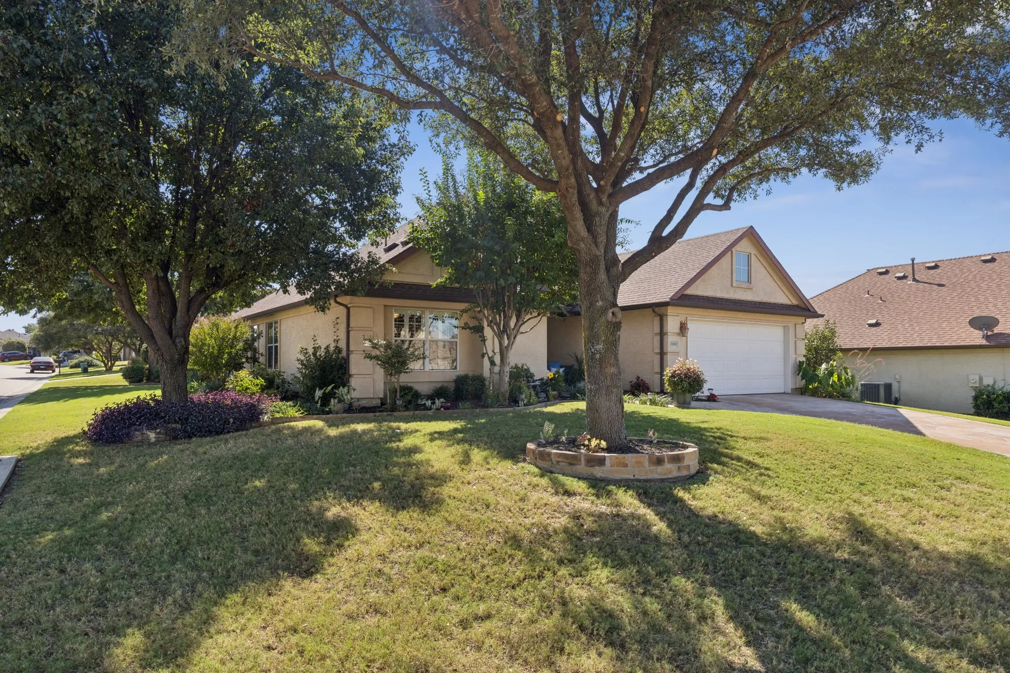 Property Slideshow image 8 of 37 | 11001 southerland dr, Denton, TX, 76207