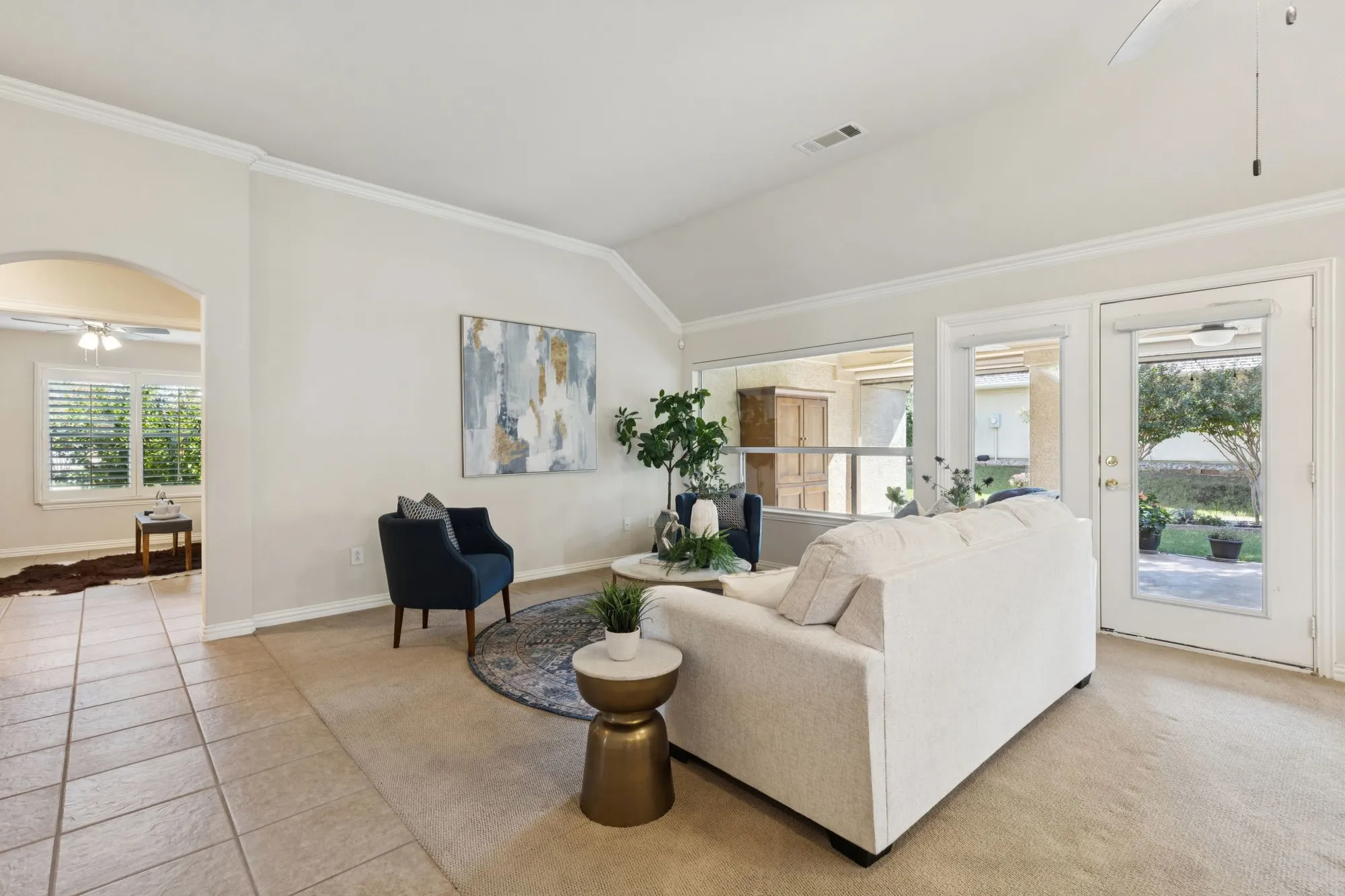 Property Slideshow image 9 of 37 | 11001 southerland dr, Denton, TX, 76207