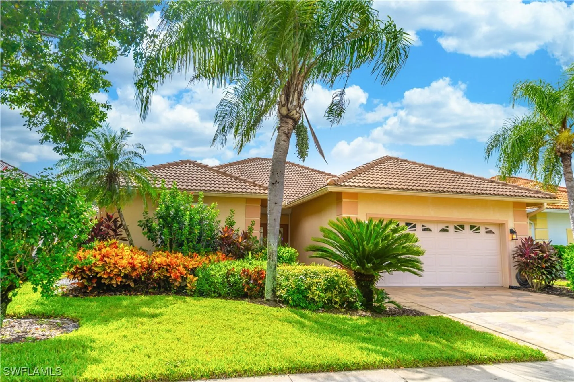 Property Slideshow image 2 of 35 | 7100 falcons glen blvd, Naples, FL, 34113