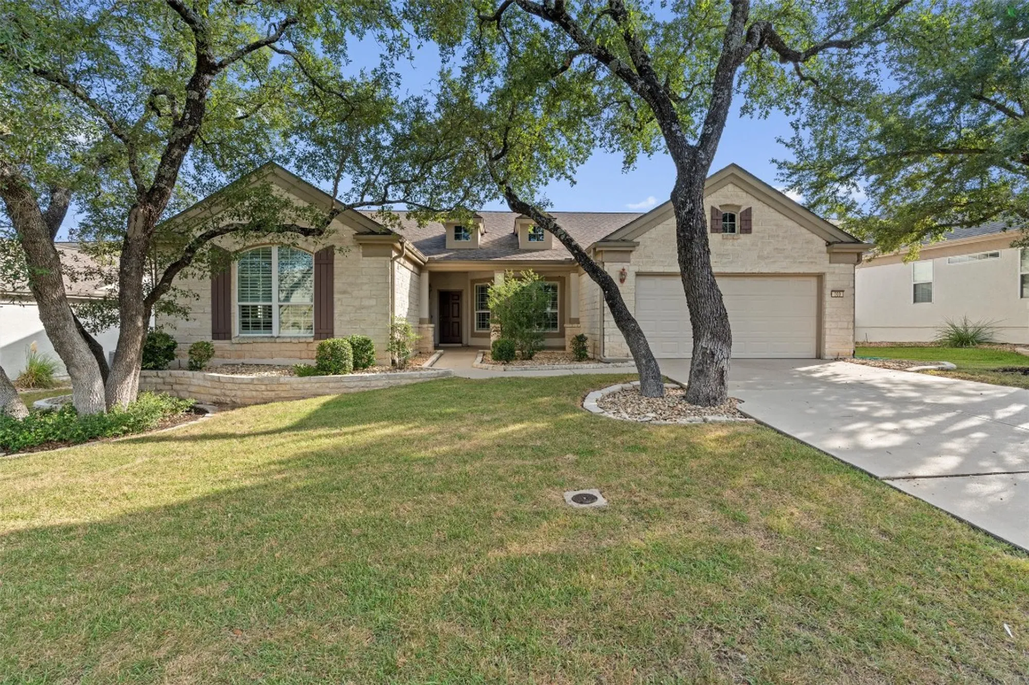 Property Slideshow image 2 of 40 | 200 san saba dr, Georgetown, TX, 78633
