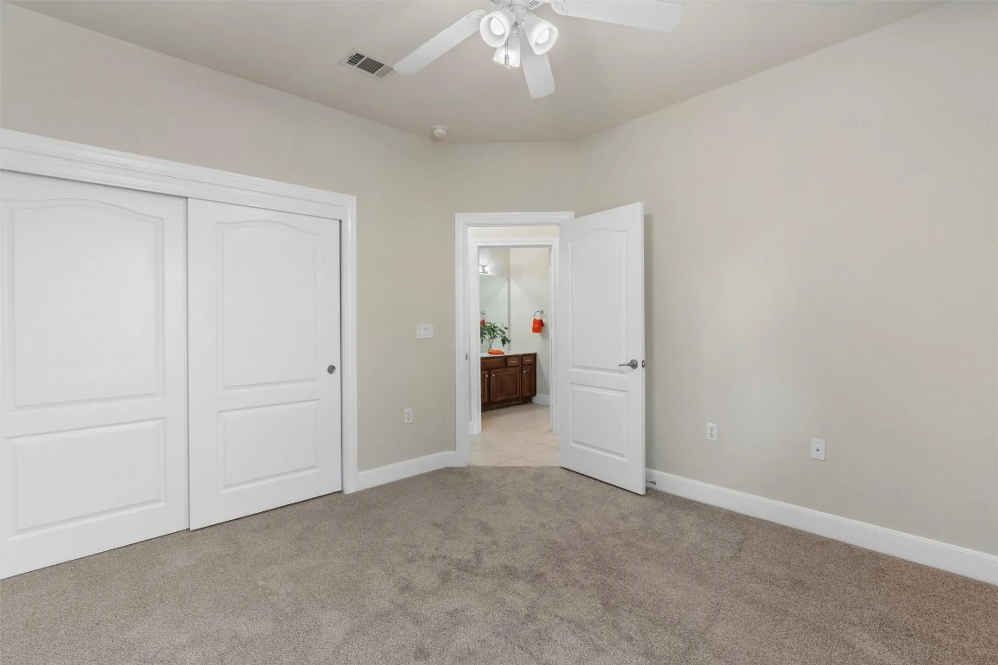 Property Slideshow image 36 of 40 | 200 san saba dr, Georgetown, TX, 78633