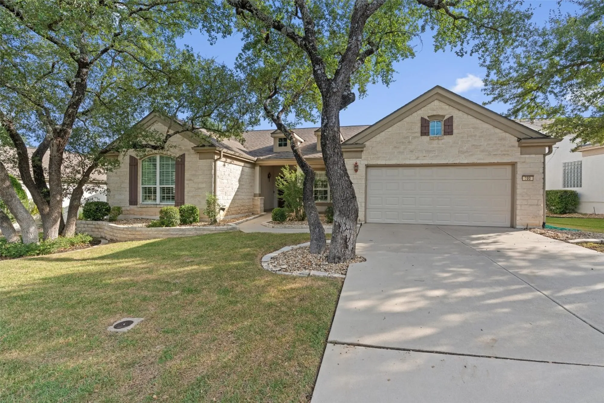 Property Slideshow image 3 of 40 | 200 san saba dr, Georgetown, TX, 78633