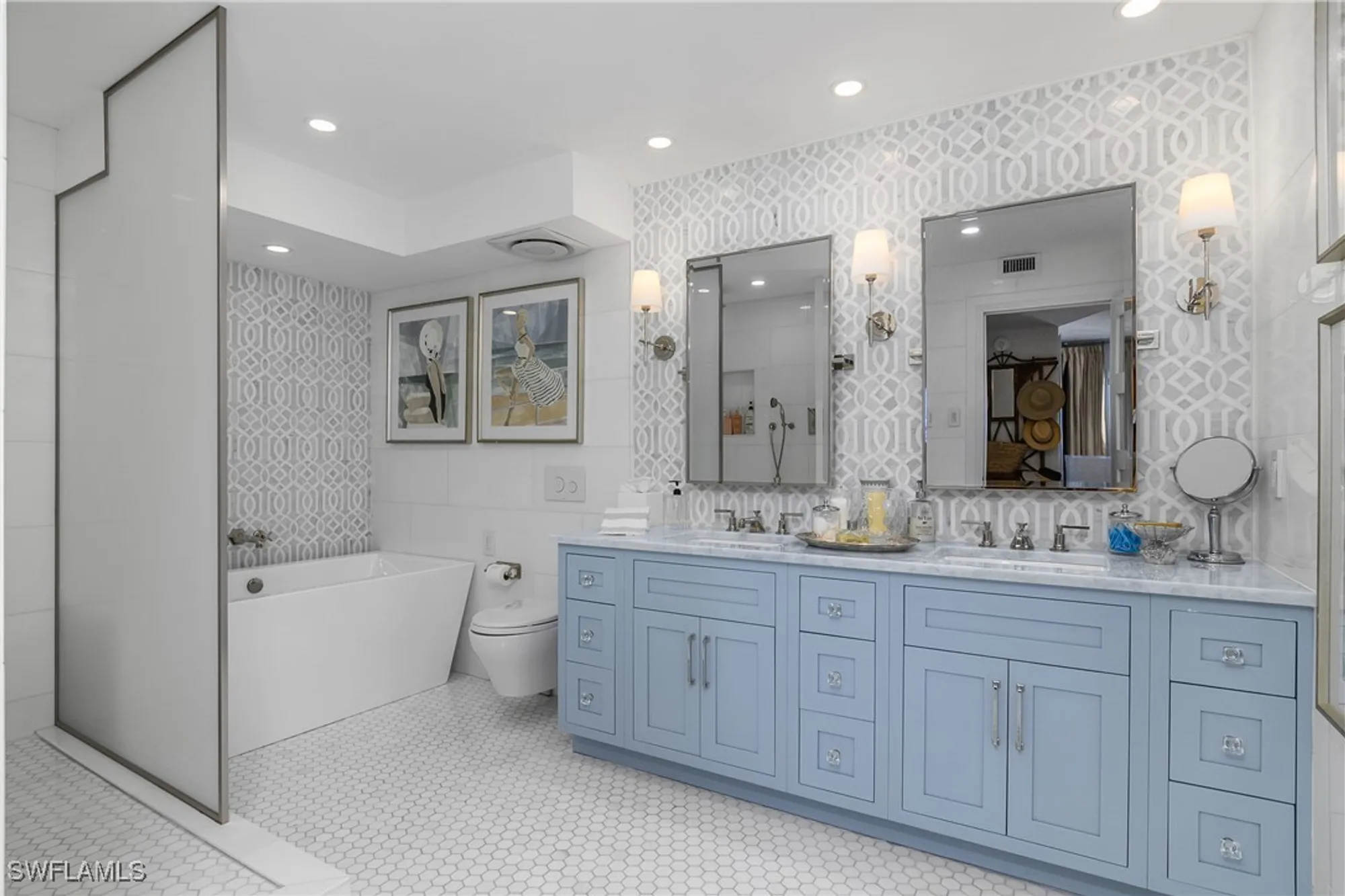 Property Slideshow image 18 of 41 | 3483 gulf shore blvd 502, Naples, FL, 34103