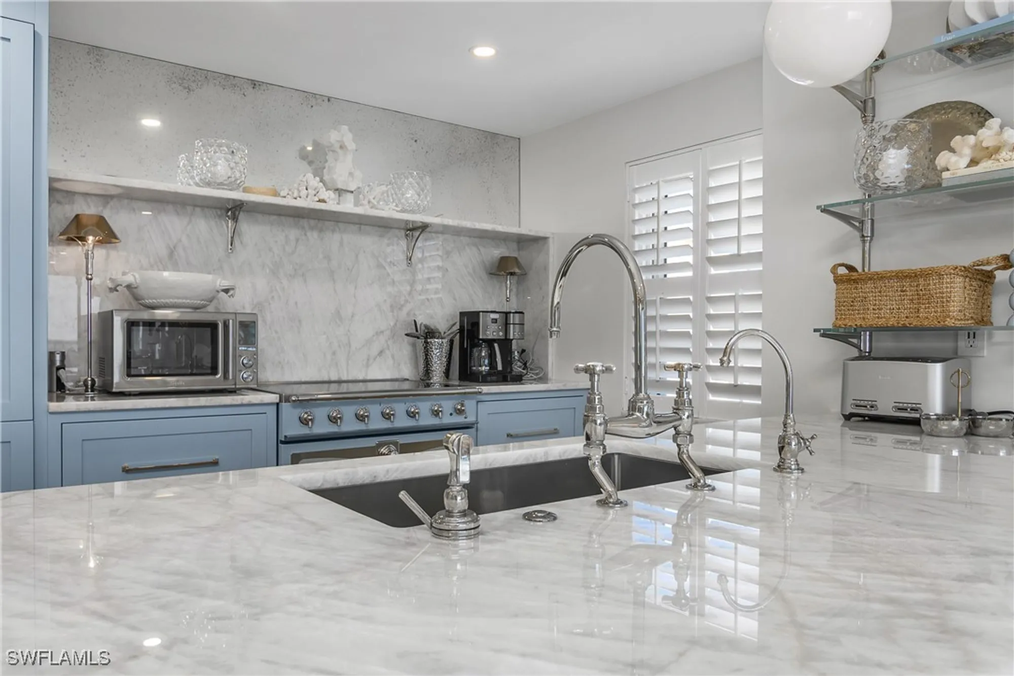 Property Slideshow image 11 of 41 | 3483 gulf shore blvd 502, Naples, FL, 34103