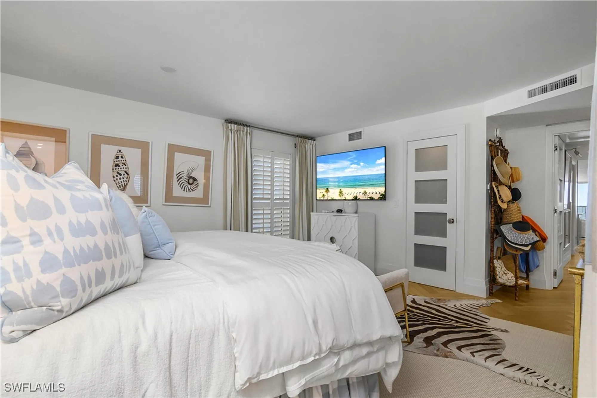 Property Slideshow image 20 of 41 | 3483 gulf shore blvd 502, Naples, FL, 34103