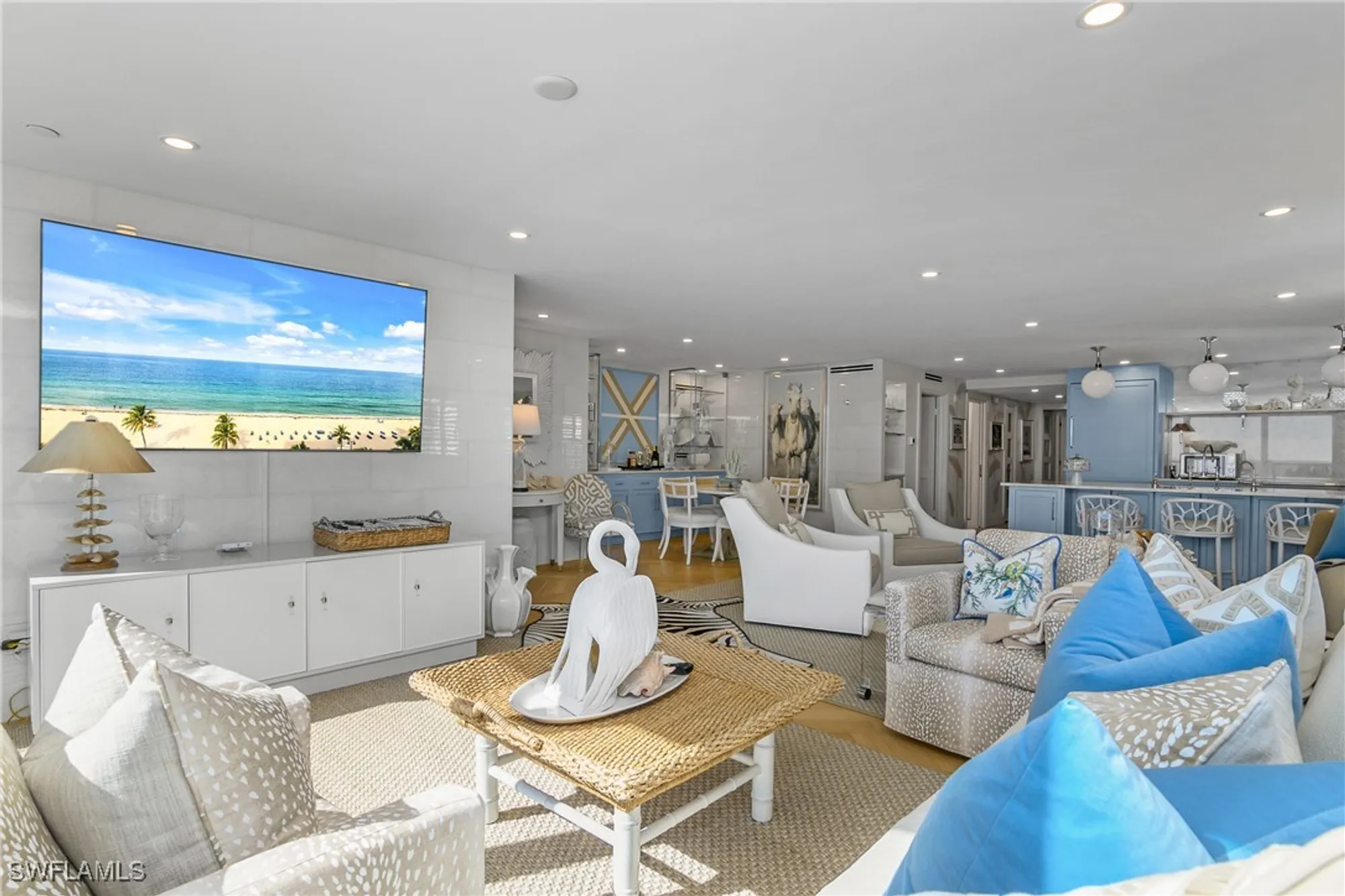 Property Slideshow image 8 of 41 | 3483 gulf shore blvd 502, Naples, FL, 34103