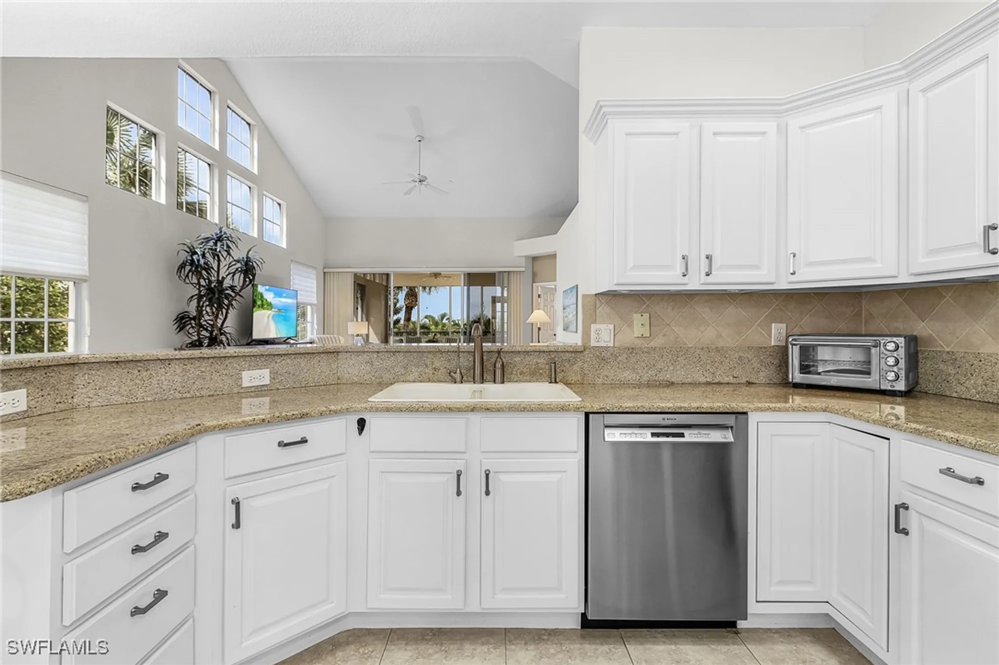 Property Slideshow image 4 of 38 | 25160 goldcrest dr 821, Bonita Springs, FL, 34134