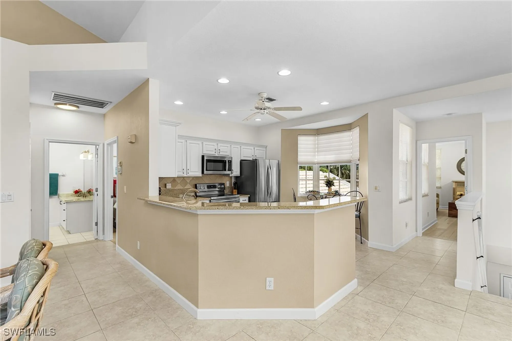 Property Slideshow image 6 of 38 | 25160 goldcrest dr 821, Bonita Springs, FL, 34134