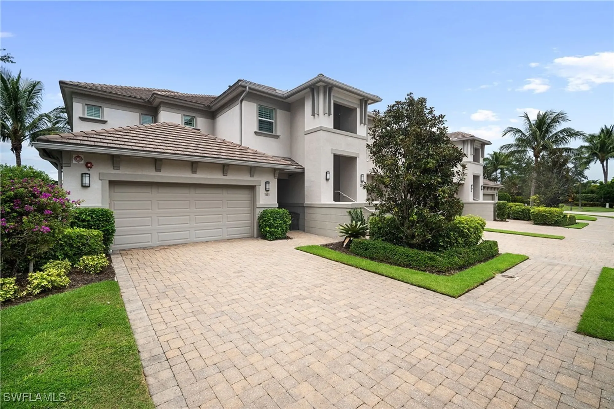 Property Slideshow image 1 of 39 | 8050 signature club cir unit 101, Naples, FL, 34113