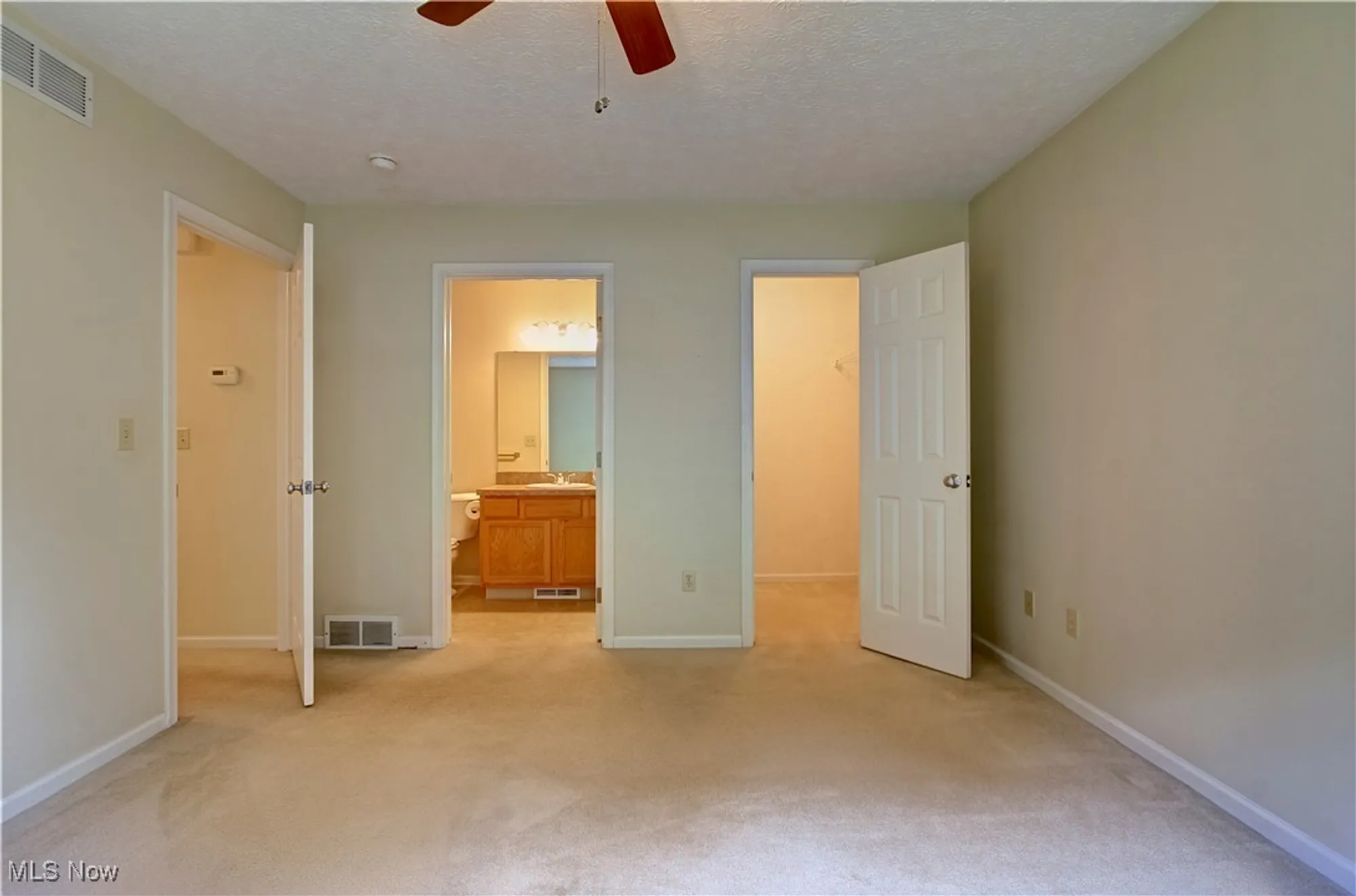 Property Slideshow image 18 of 29 | 327 breckenridge oval, Elyria, OH, 44035