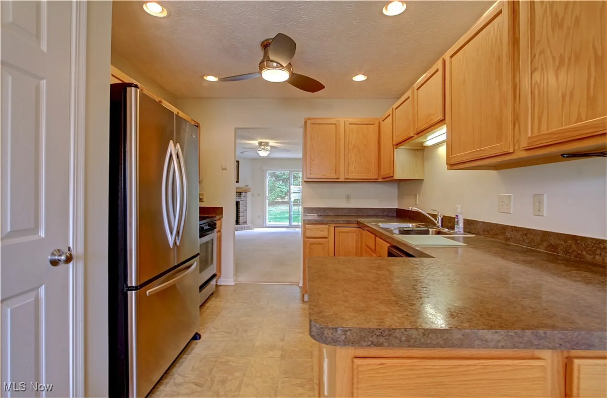 Property Slideshow image 11 of 29 | 327 breckenridge oval, Elyria, OH, 44035