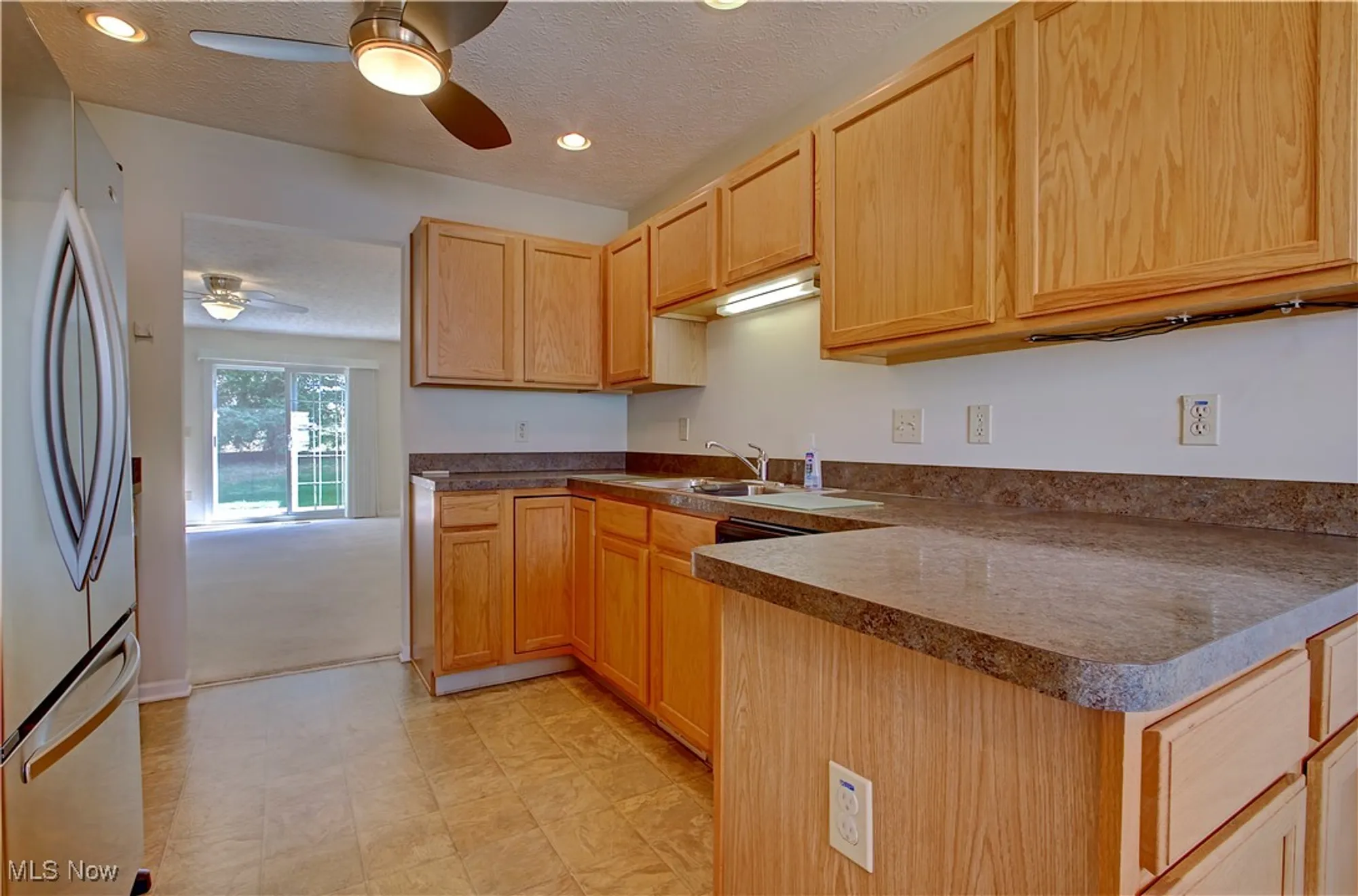 Property Slideshow image 12 of 29 | 327 breckenridge oval, Elyria, OH, 44035
