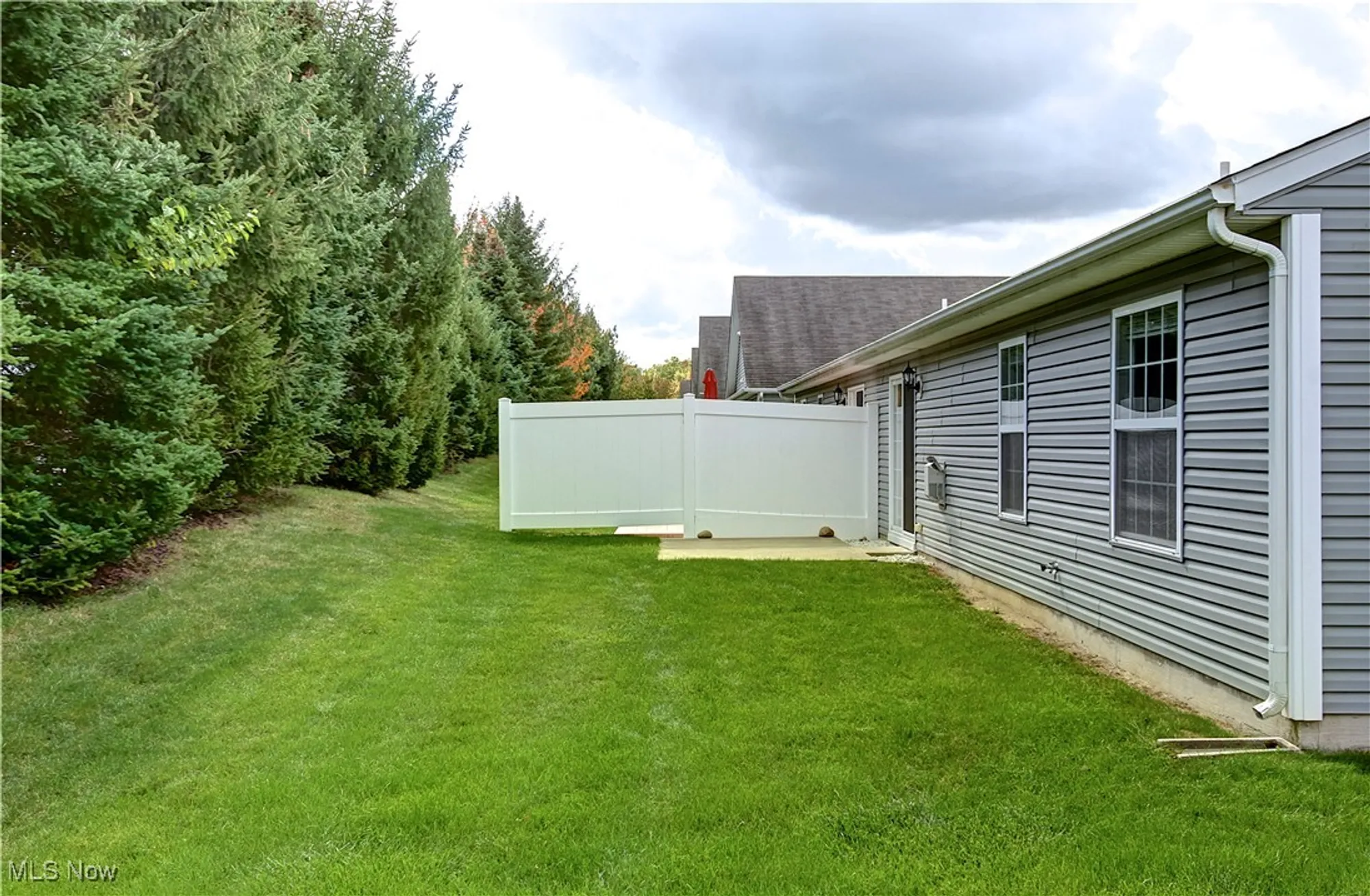 Property Slideshow image 24 of 29 | 327 breckenridge oval, Elyria, OH, 44035