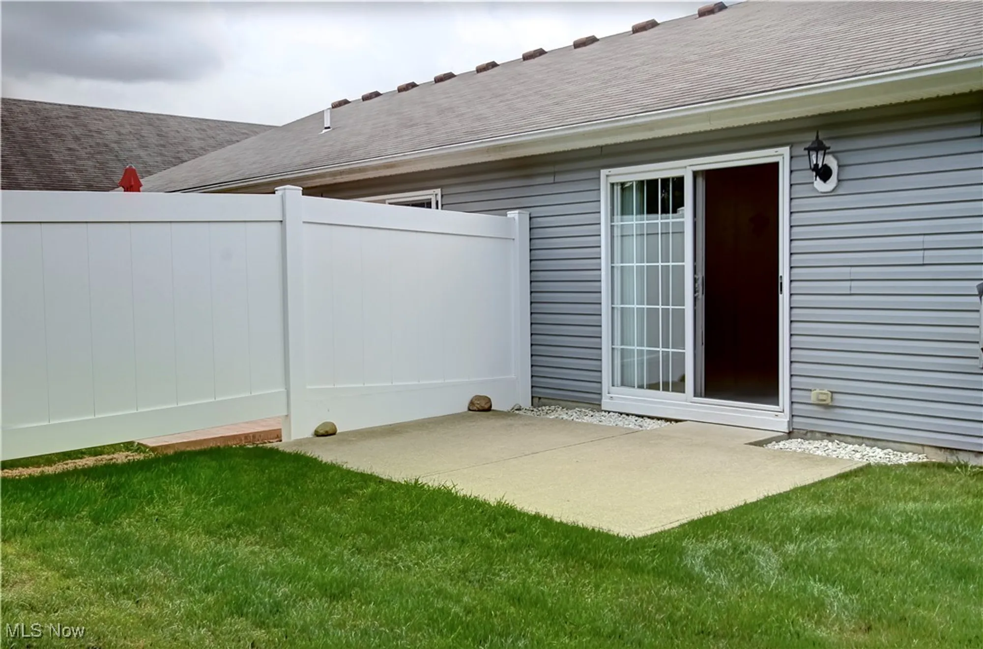 Property Slideshow image 28 of 29 | 327 breckenridge oval, Elyria, OH, 44035