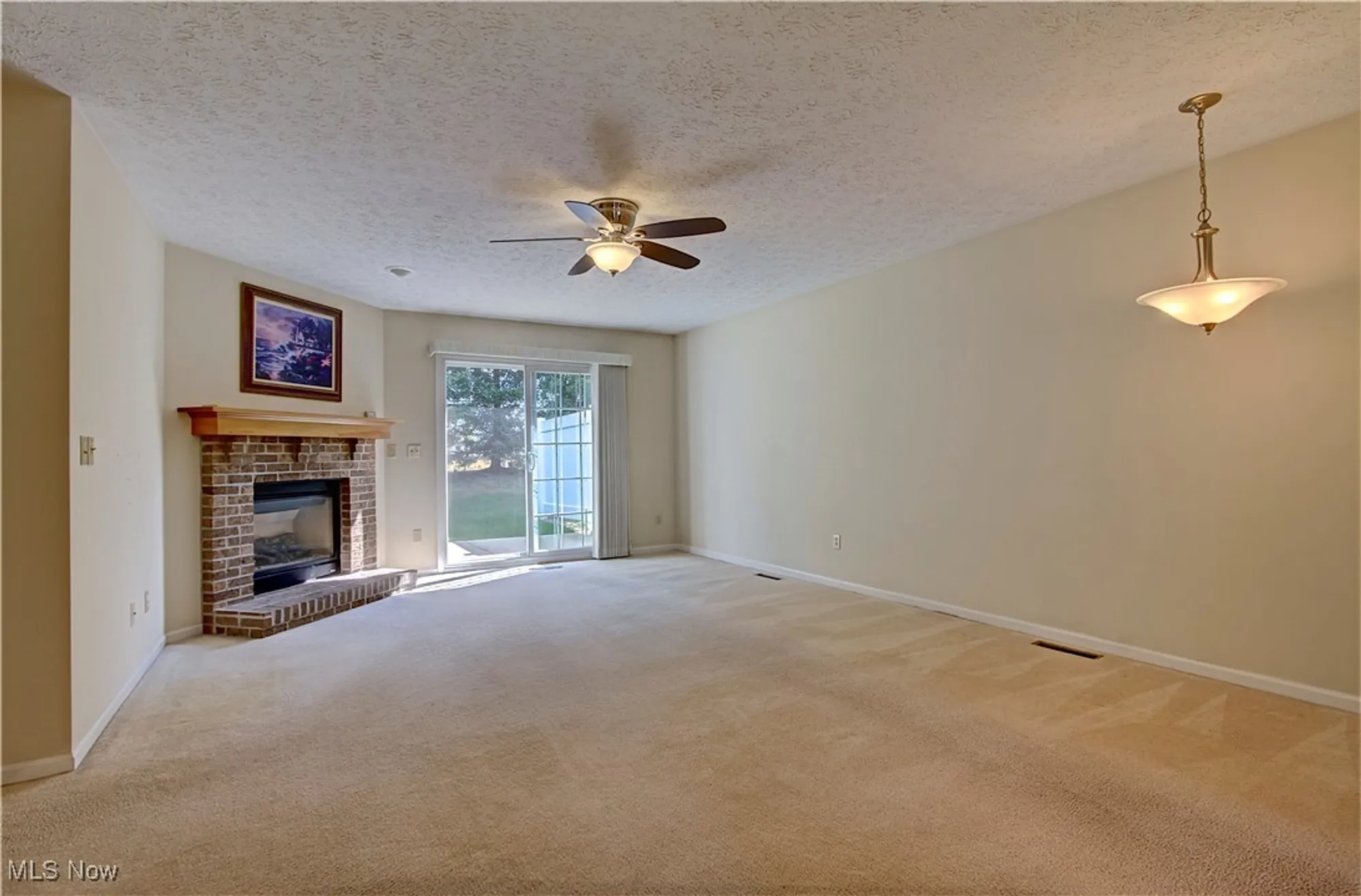 Property Slideshow image 4 of 29 | 327 breckenridge oval, Elyria, OH, 44035