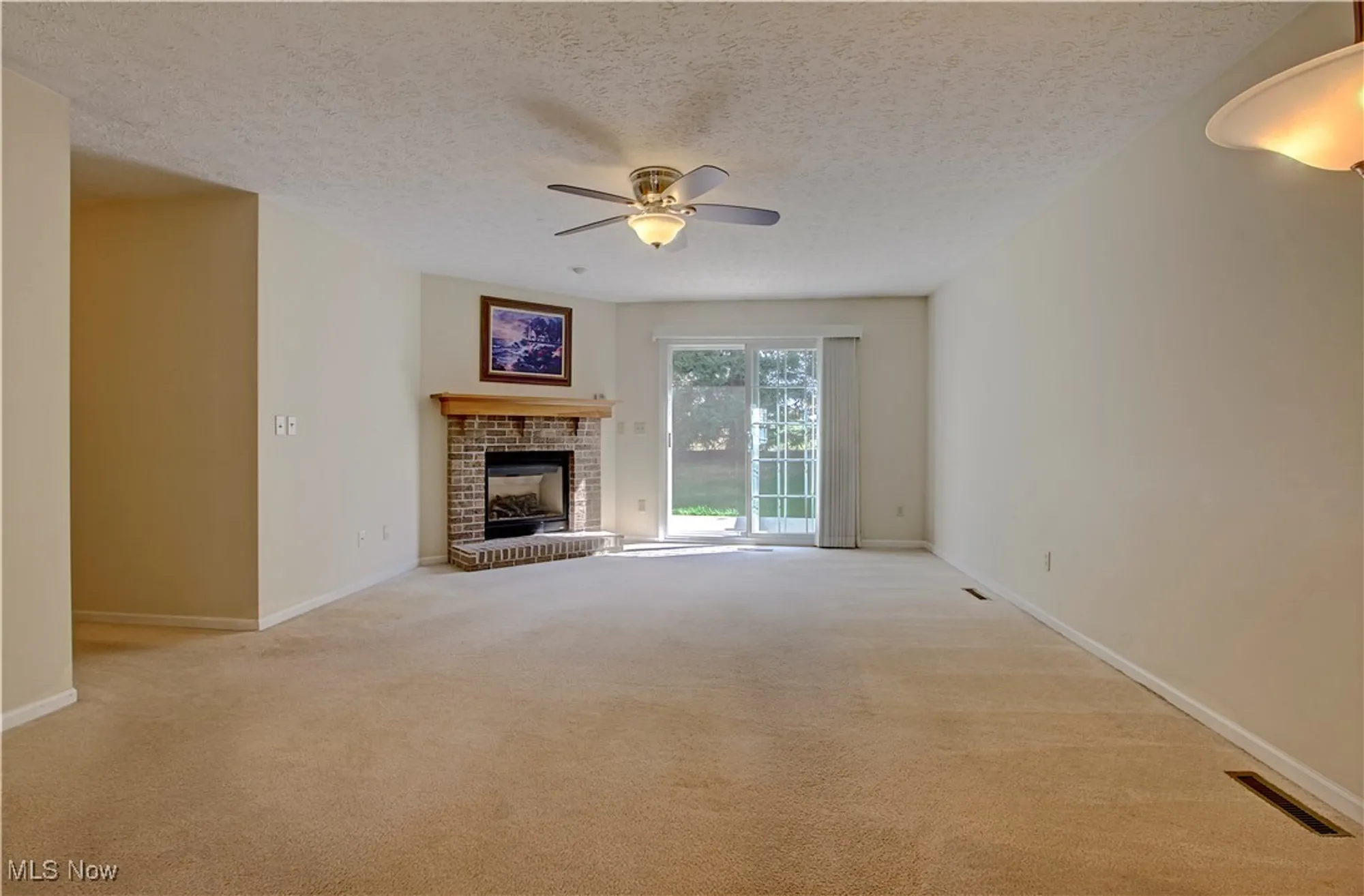 Property Slideshow image 5 of 29 | 327 breckenridge oval, Elyria, OH, 44035