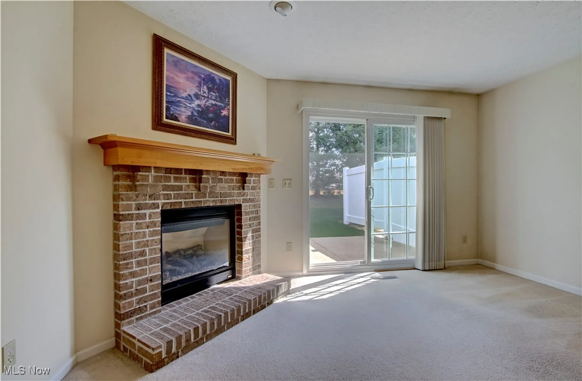 Property Slideshow image 7 of 29 | 327 breckenridge oval, Elyria, OH, 44035