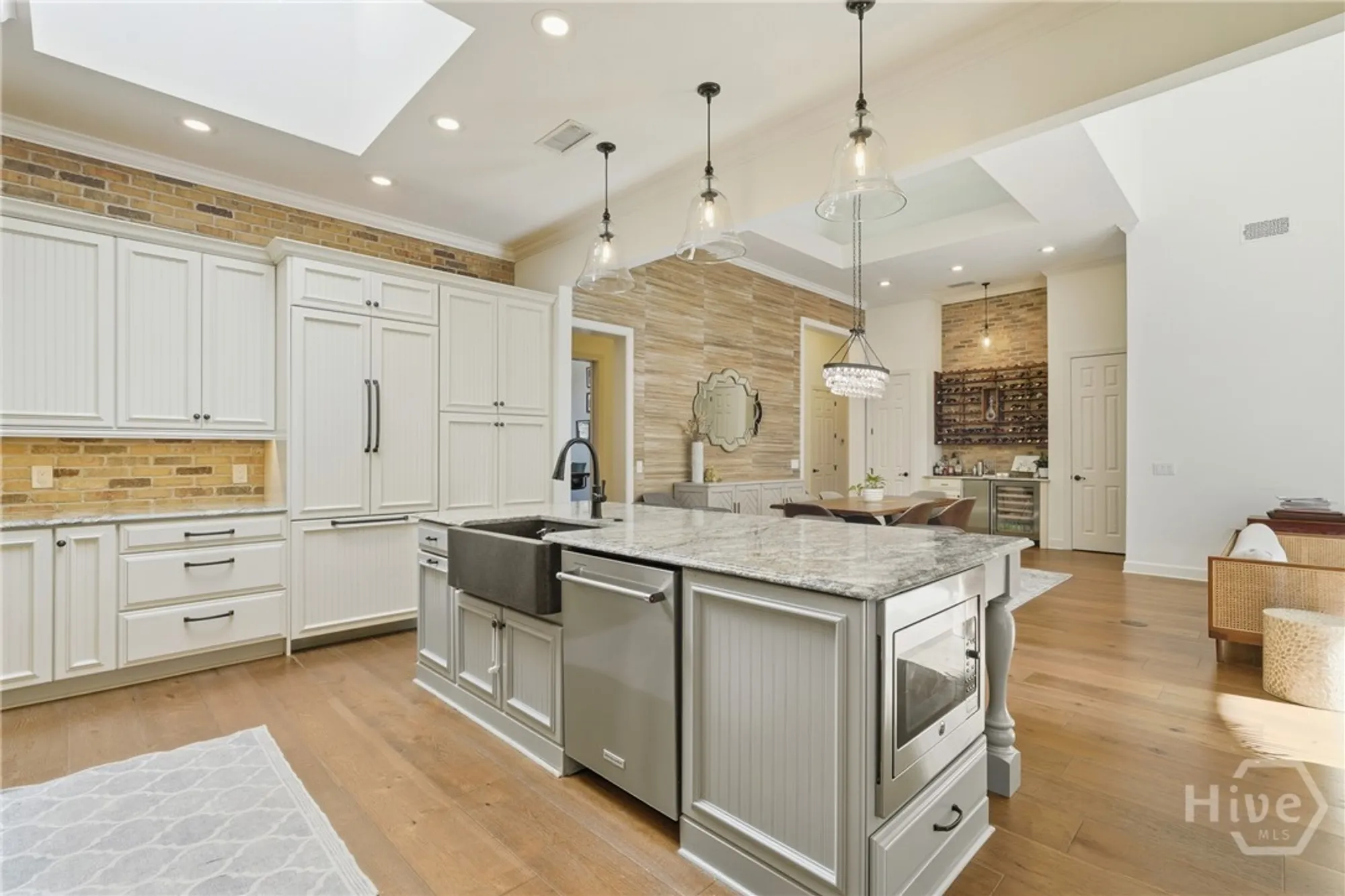 Property Slideshow image 17 of 51 | 2 priory rd, Savannah, GA, 31411