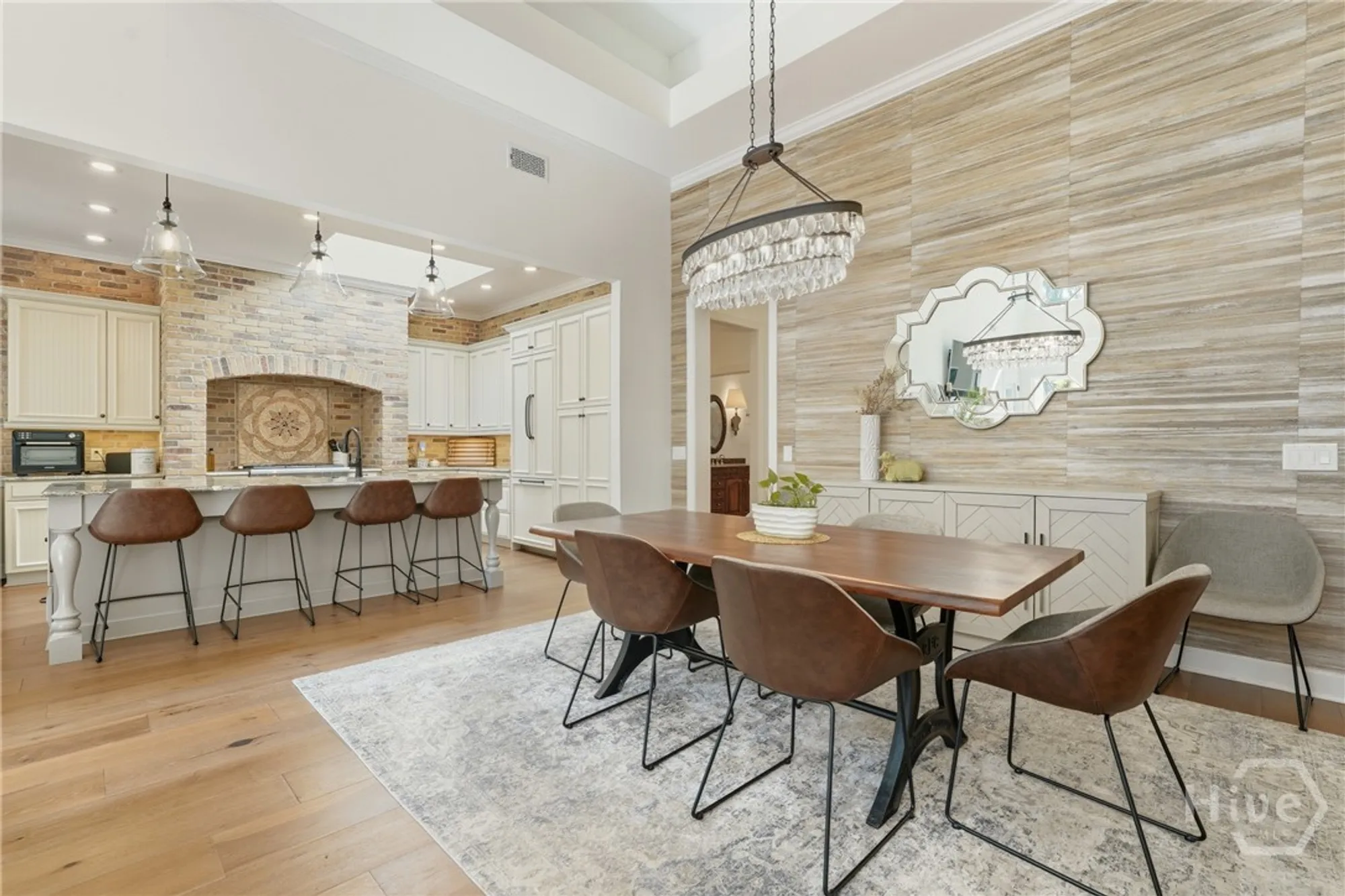 Property Slideshow image 10 of 51 | 2 priory rd, Savannah, GA, 31411