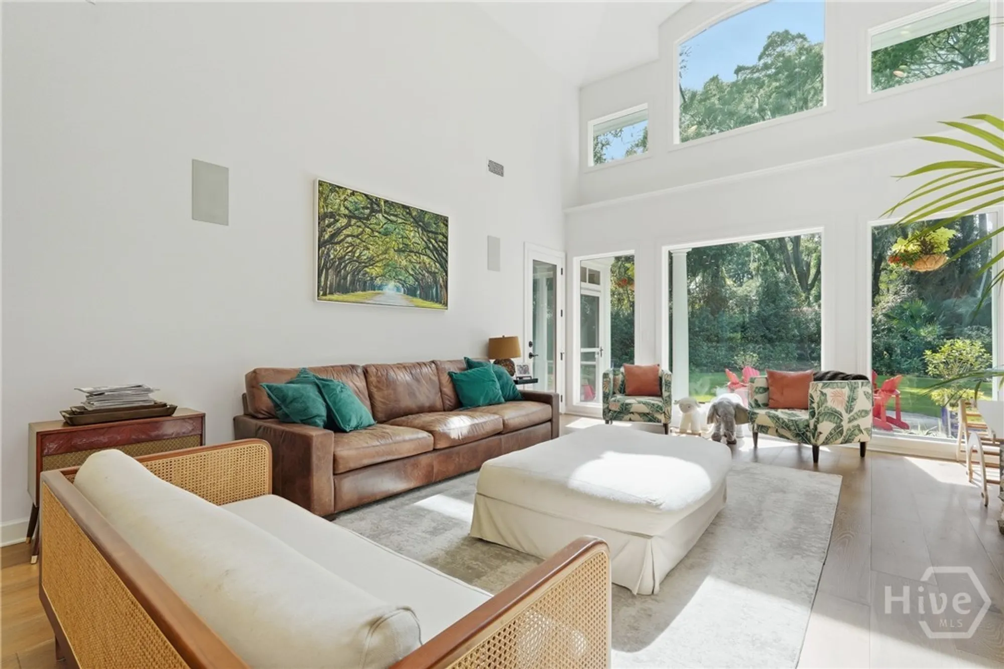 Property Slideshow image 12 of 51 | 2 priory rd, Savannah, GA, 31411