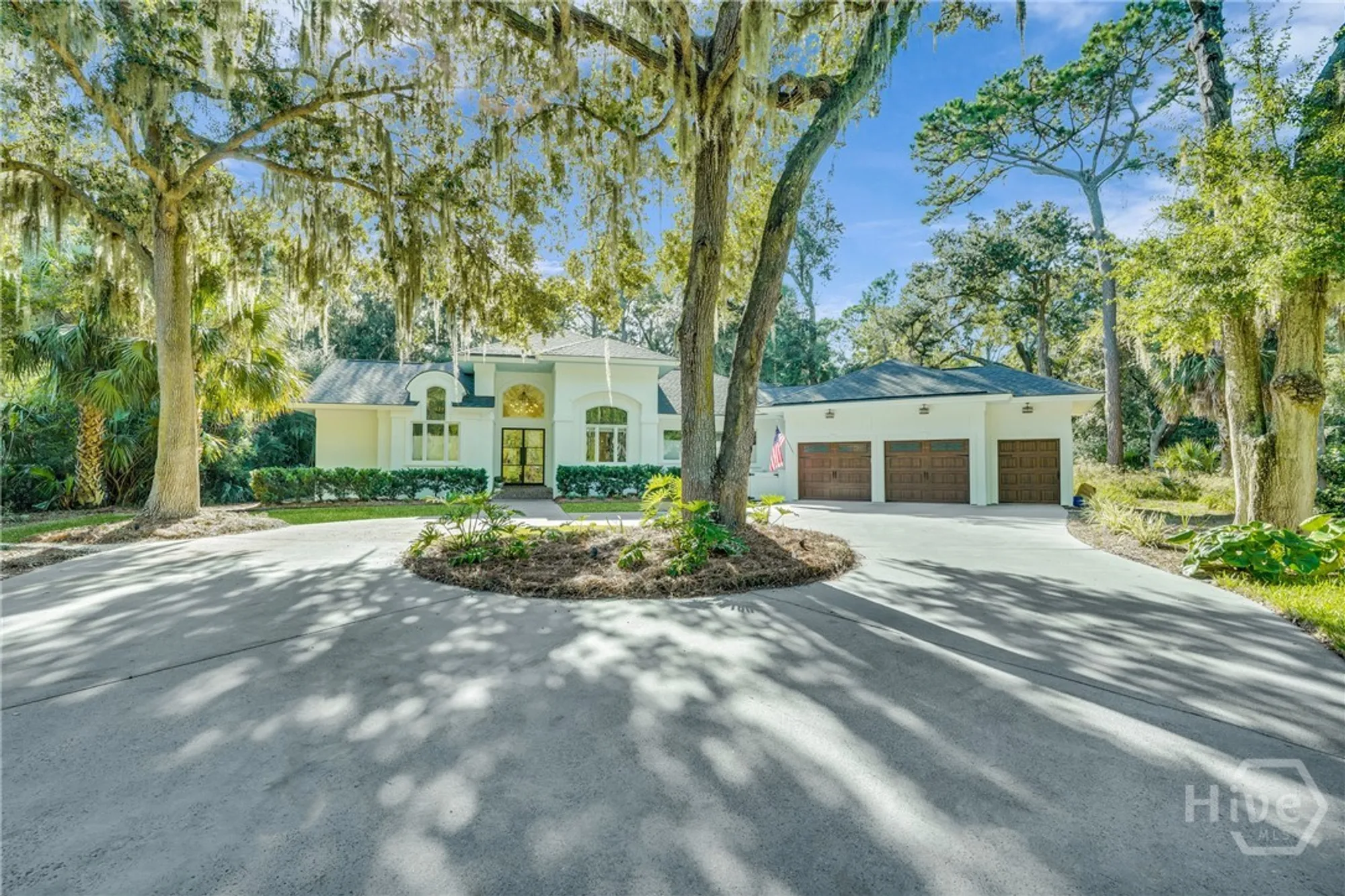 Property Slideshow image 2 of 51 | 2 priory rd, Savannah, GA, 31411