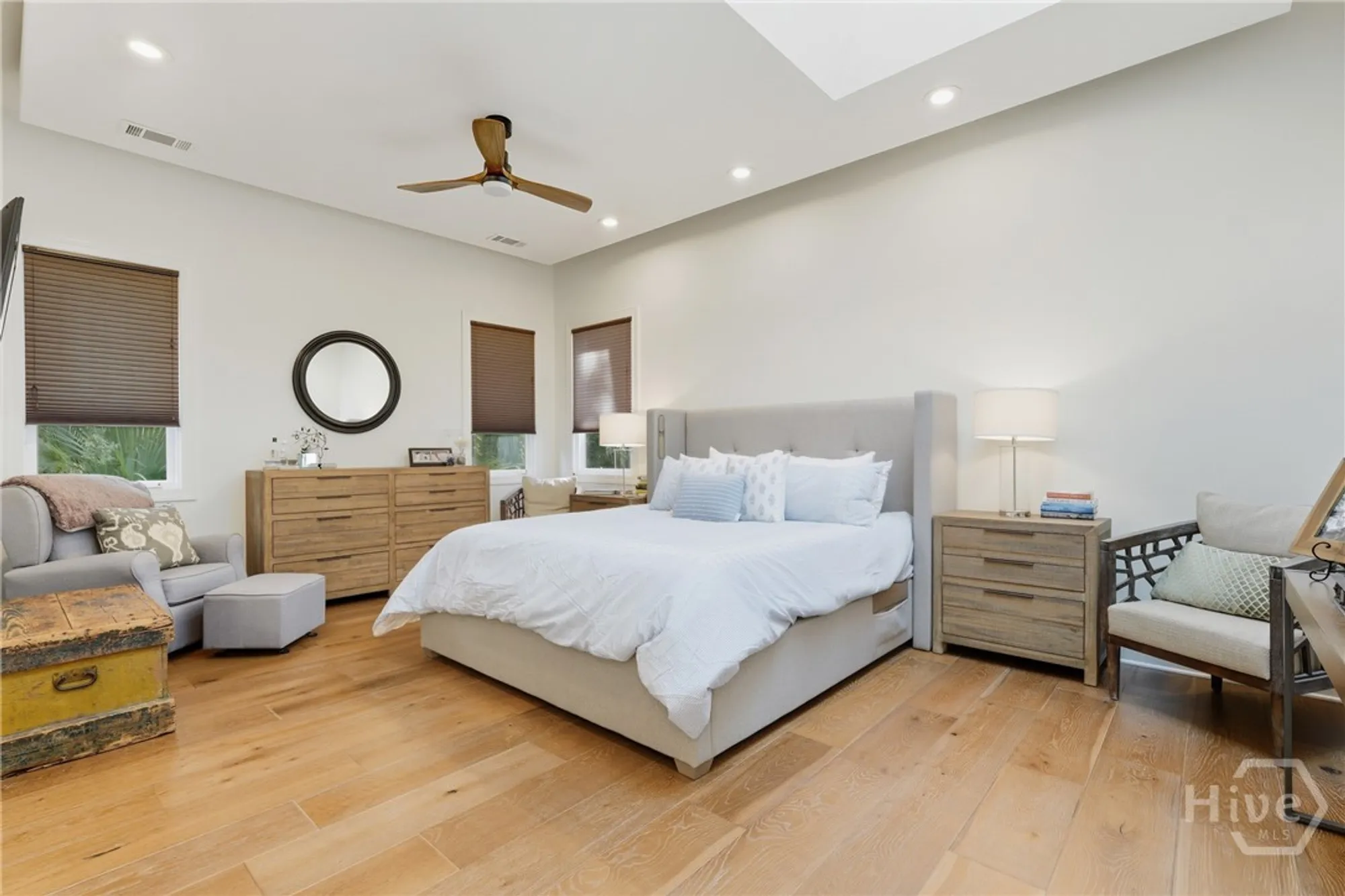 Property Slideshow image 21 of 51 | 2 priory rd, Savannah, GA, 31411