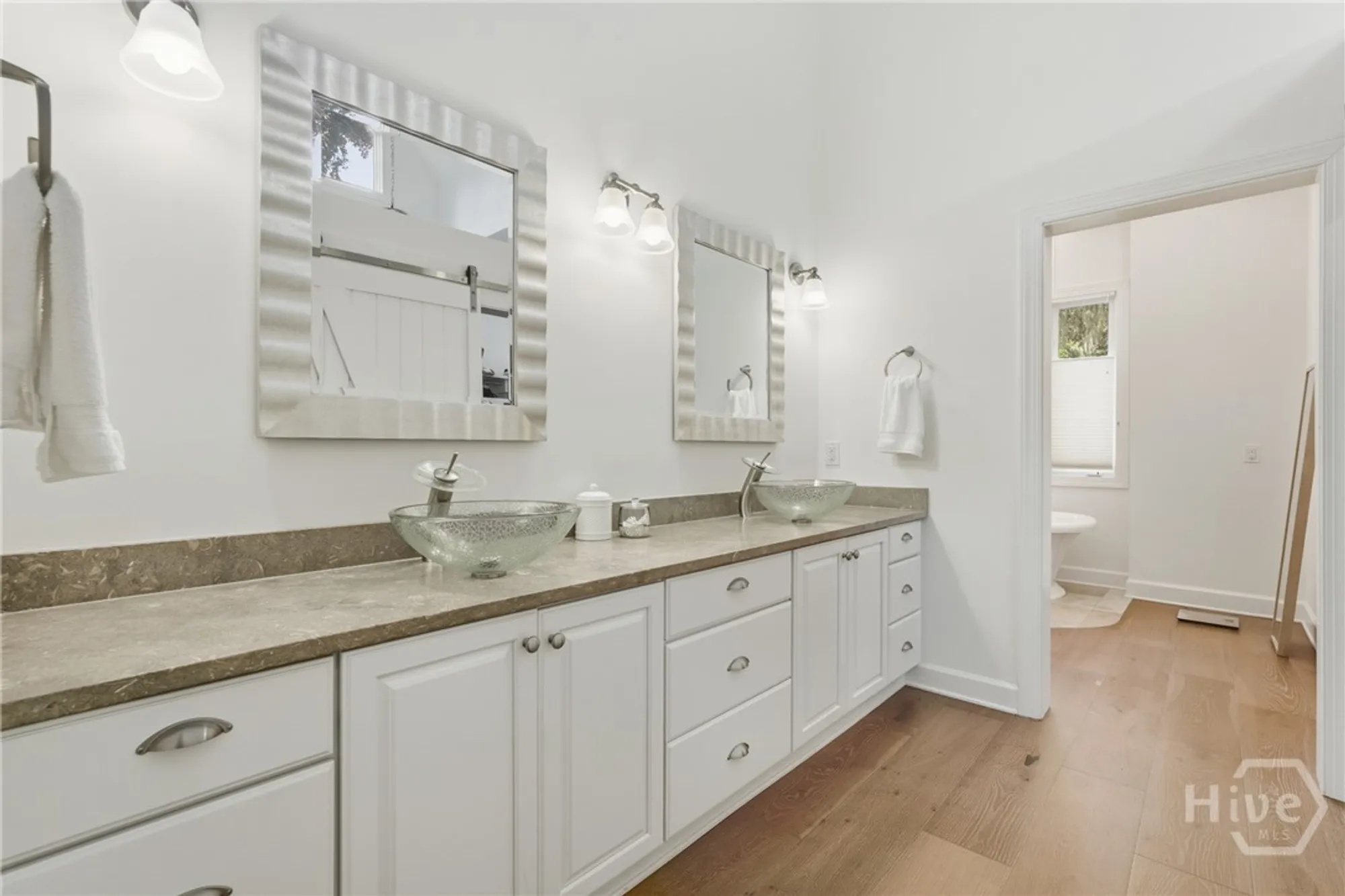 Property Slideshow image 23 of 51 | 2 priory rd, Savannah, GA, 31411