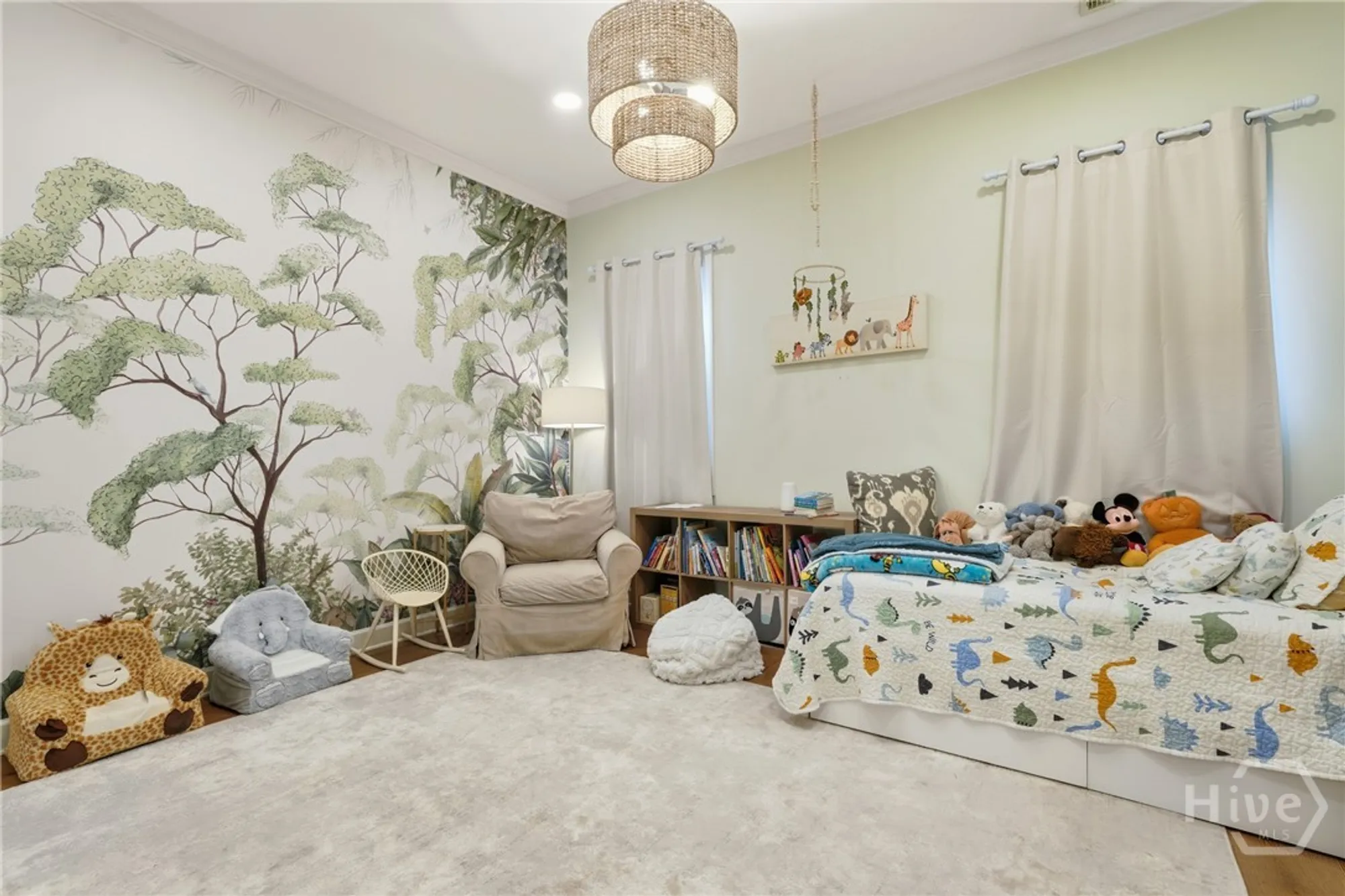 Property Slideshow image 37 of 51 | 2 priory rd, Savannah, GA, 31411